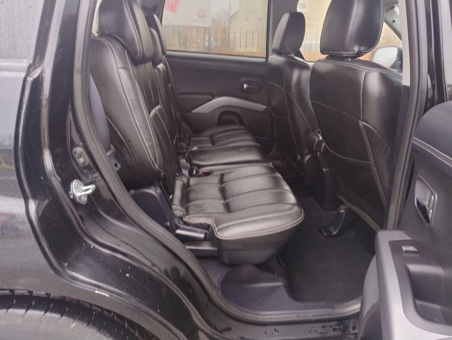 Used Mitsubishi Outlander for sale - 78214700: Photo 35