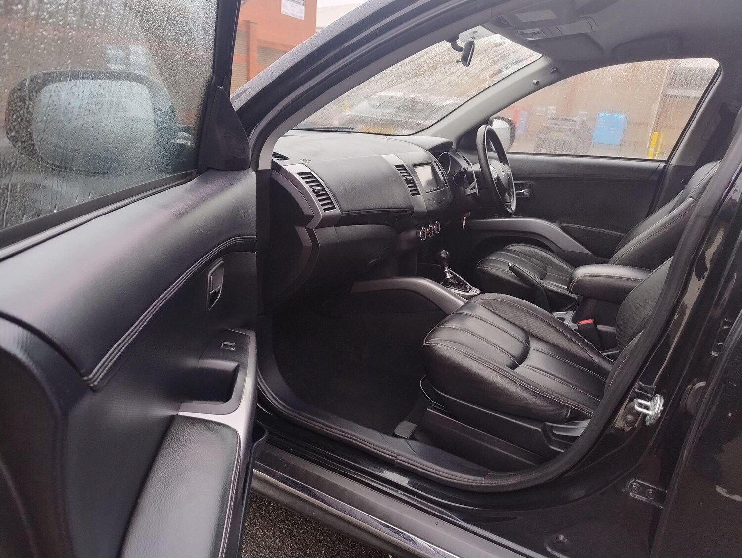 Used Mitsubishi Outlander for sale - 78214700: Photo 65