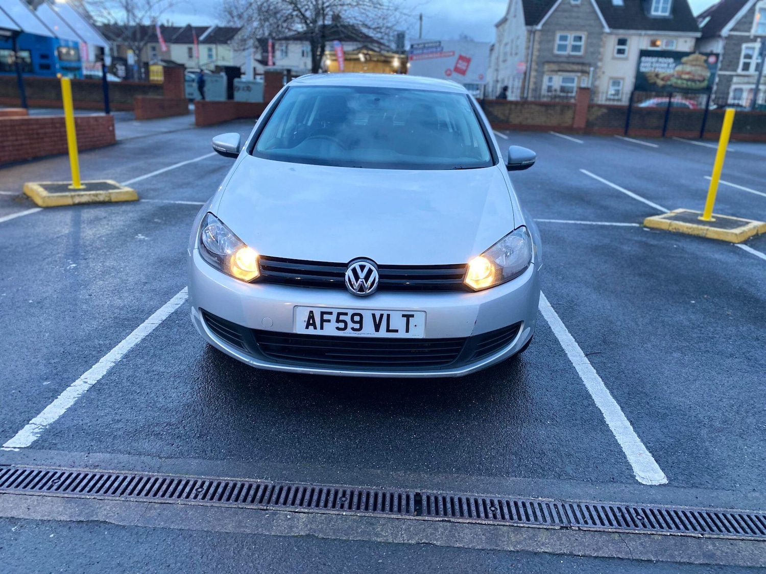 Used Volkswagen Golf 2009 for sale - 77738120: Photo 2