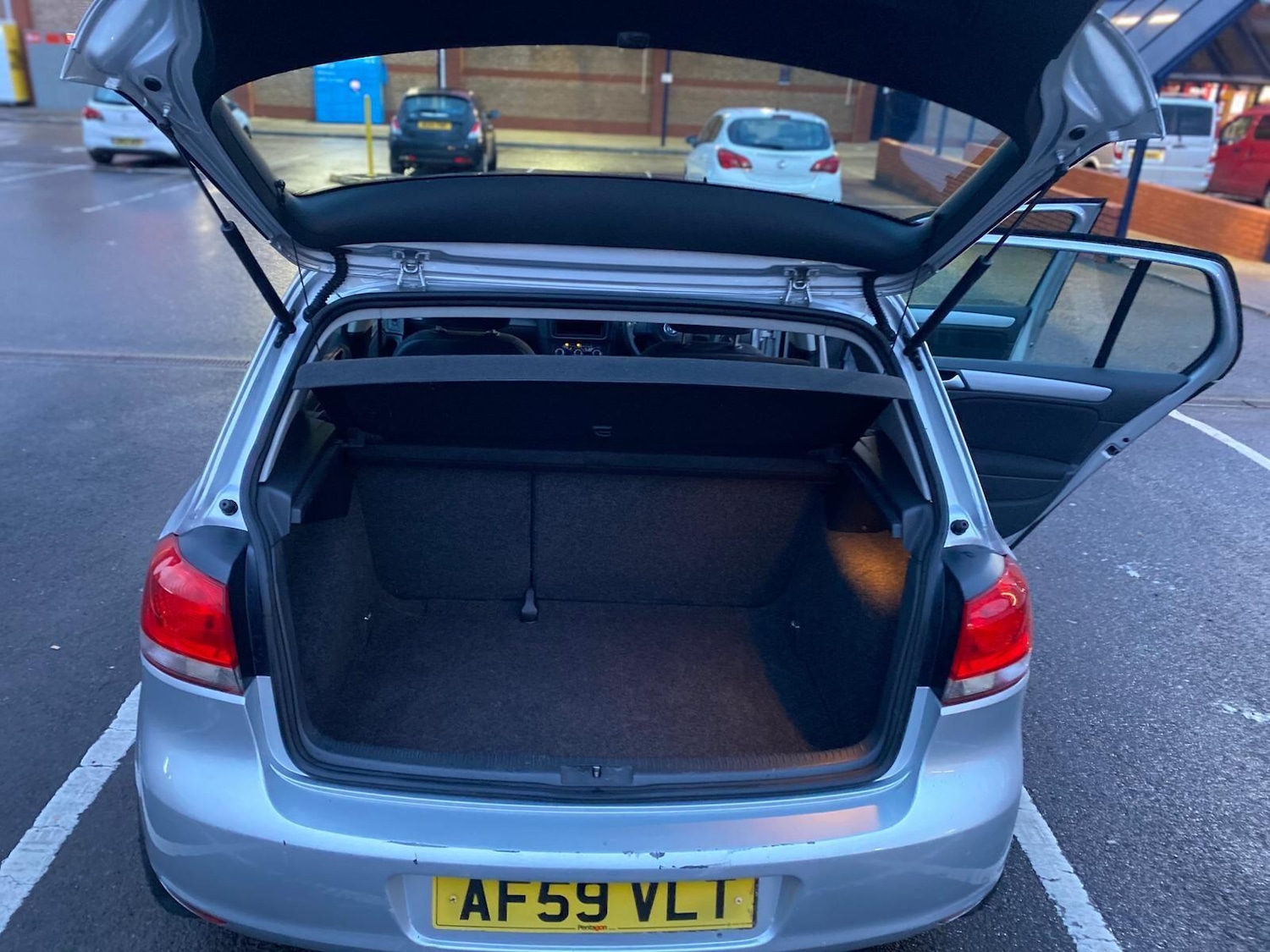 Used Volkswagen Golf 2009 for sale - 77738120: Photo 36