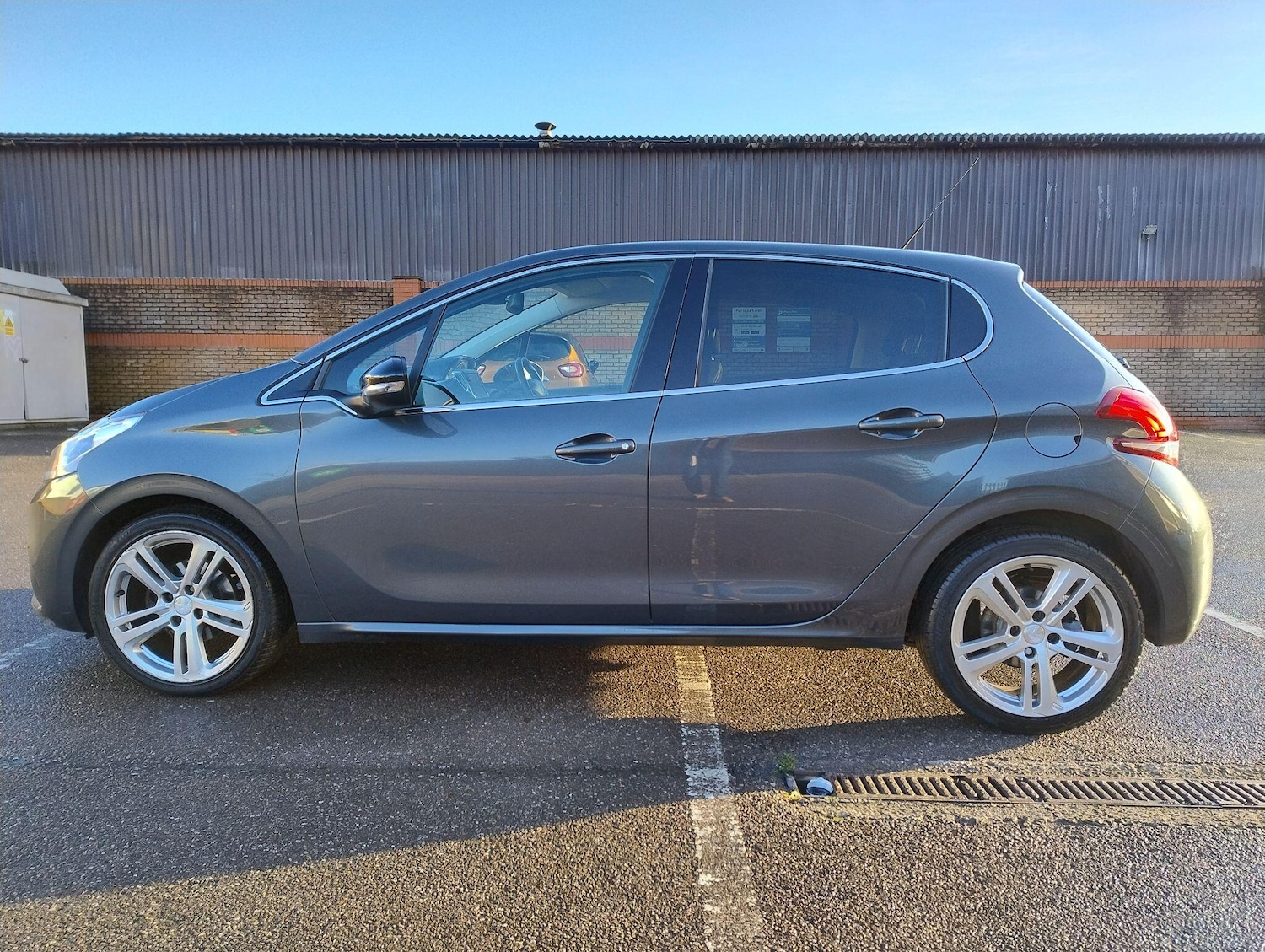 Used Peugeot 208 2015 for sale - 76823723: Photo 11