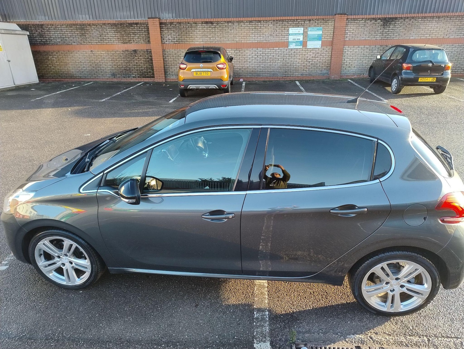 Used Peugeot 208 2015 for sale - 76823723: Photo 12