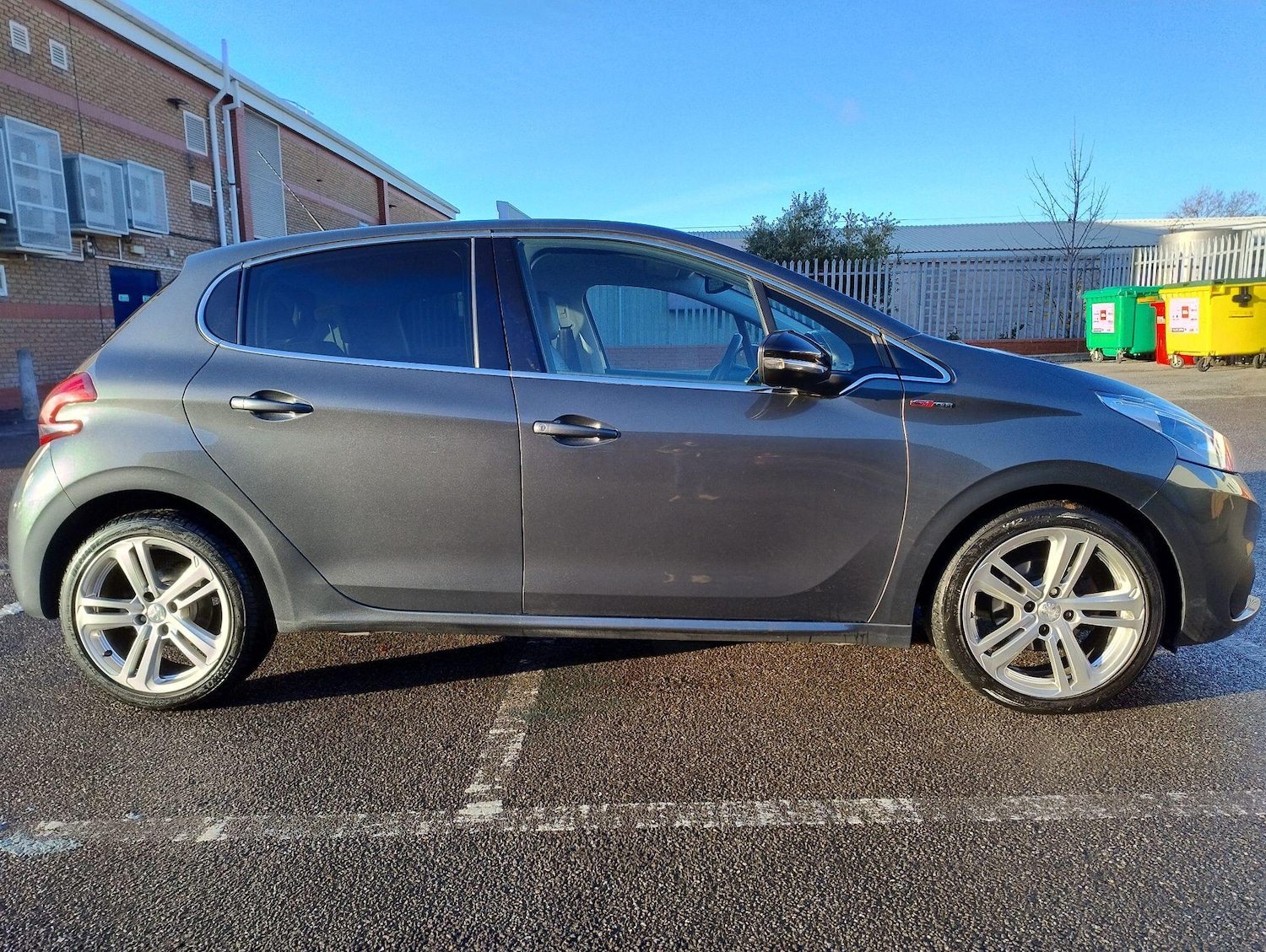 Used Peugeot 208 2015 for sale - 76823723: Photo 16