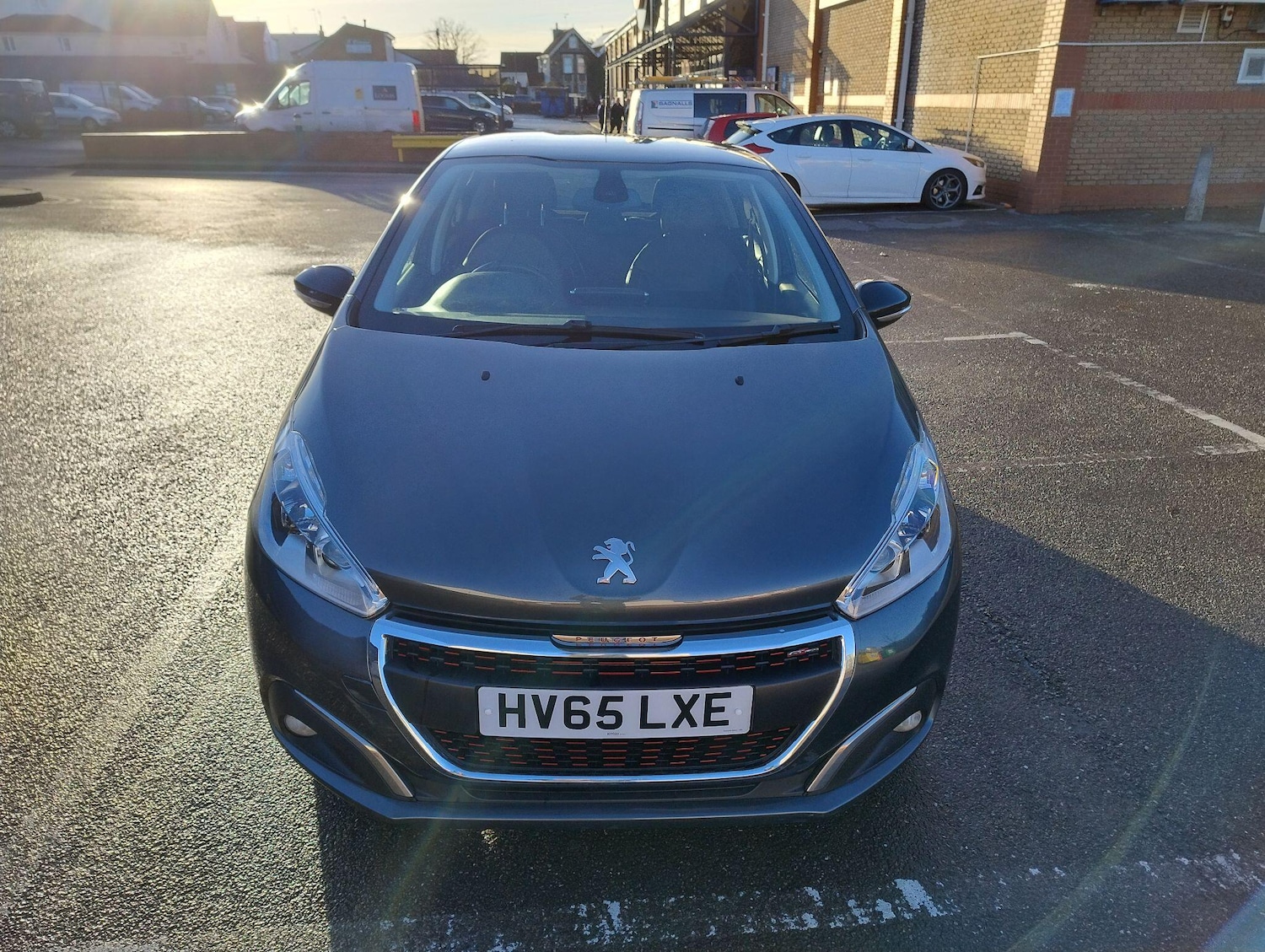 Used Peugeot 208 2015 for sale - 76823723: Photo 2