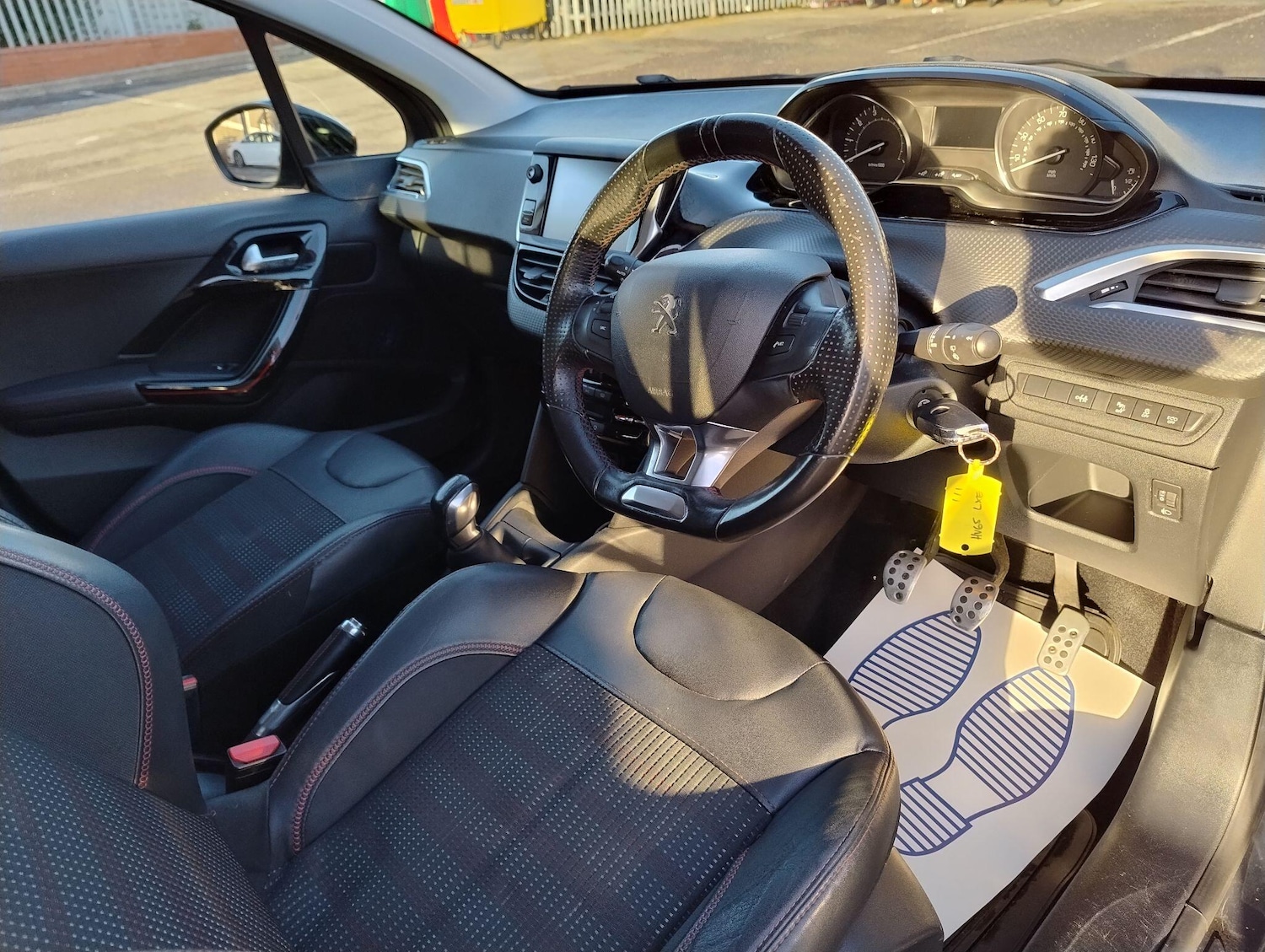 Used Peugeot 208 2015 for sale - 76823723: Photo 25