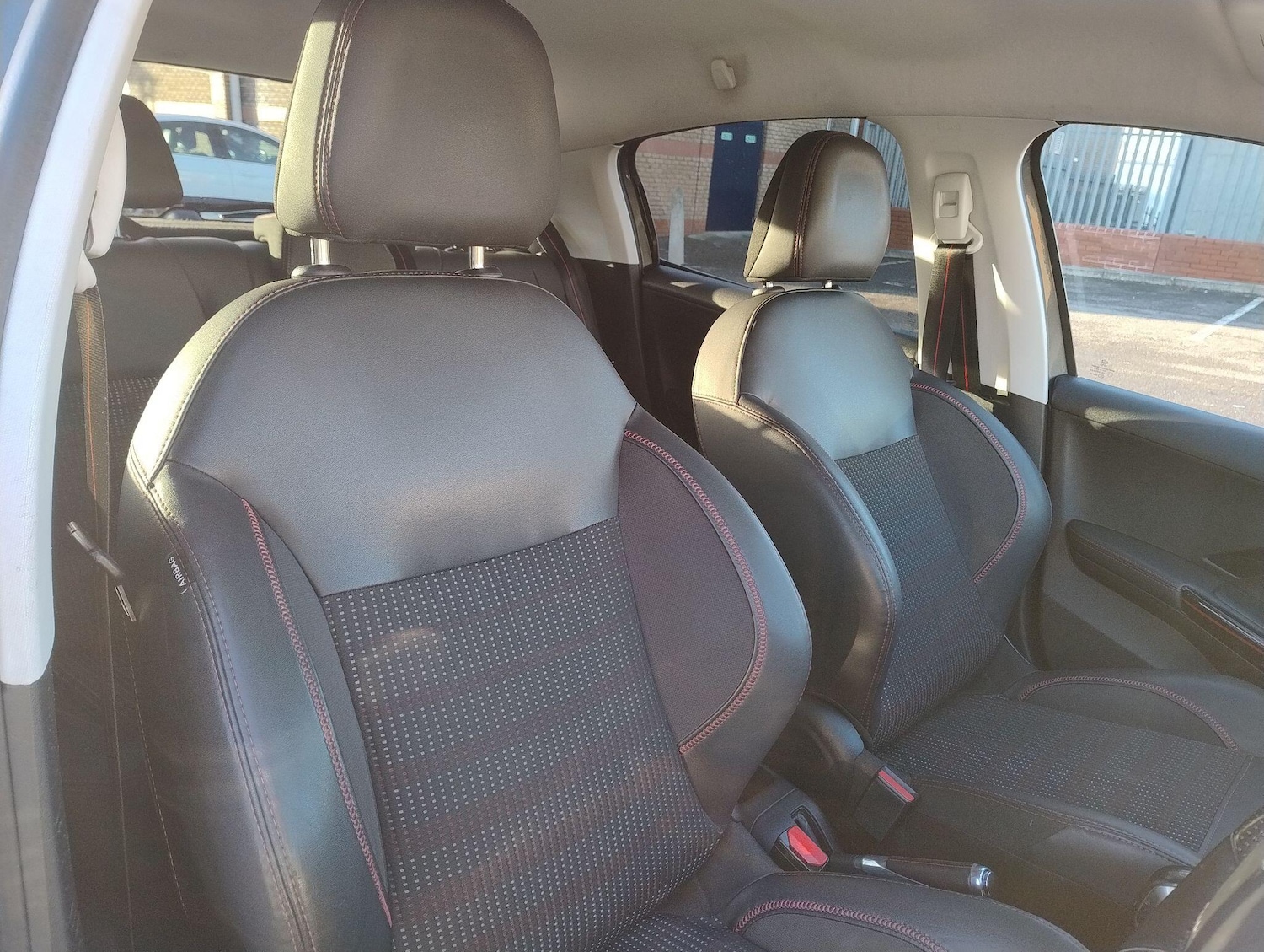 Used Peugeot 208 2015 for sale - 76823723: Photo 26