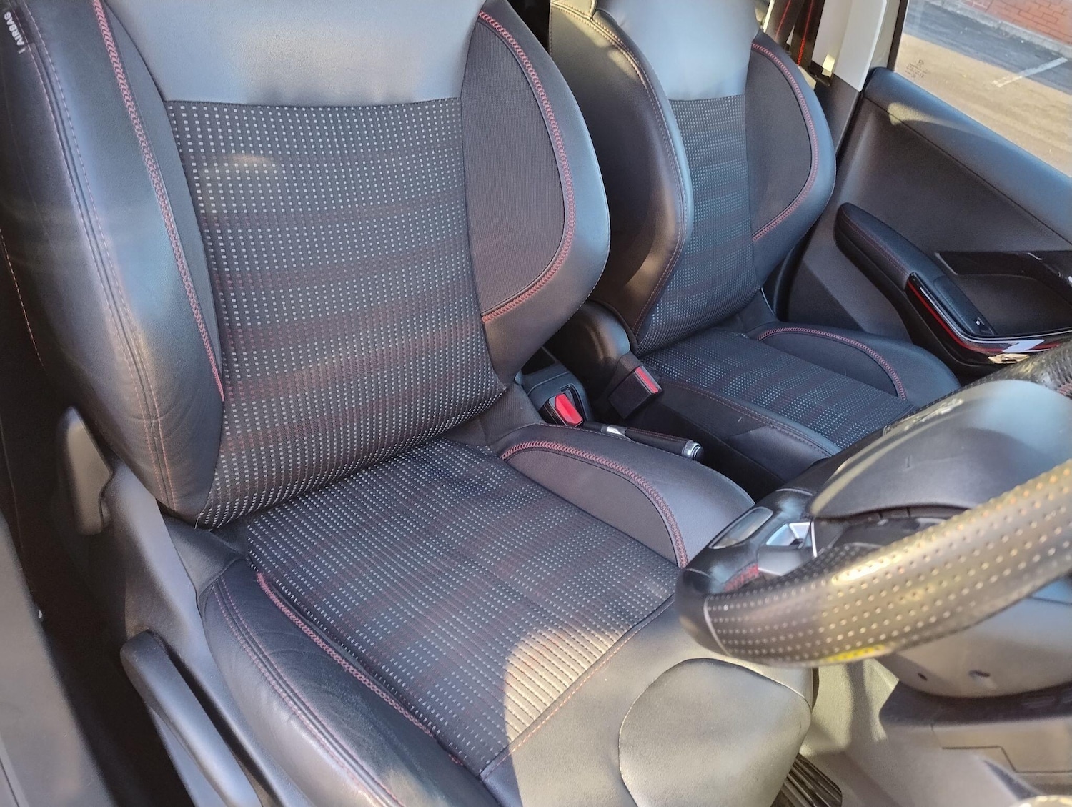 Used Peugeot 208 2015 for sale - 76823723: Photo 27