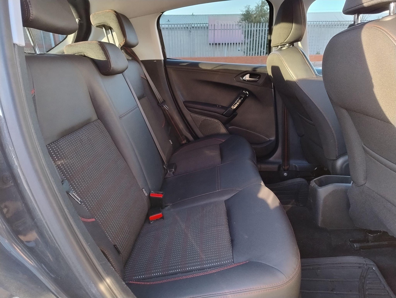 Used Peugeot 208 2015 for sale - 76823723: Photo 31