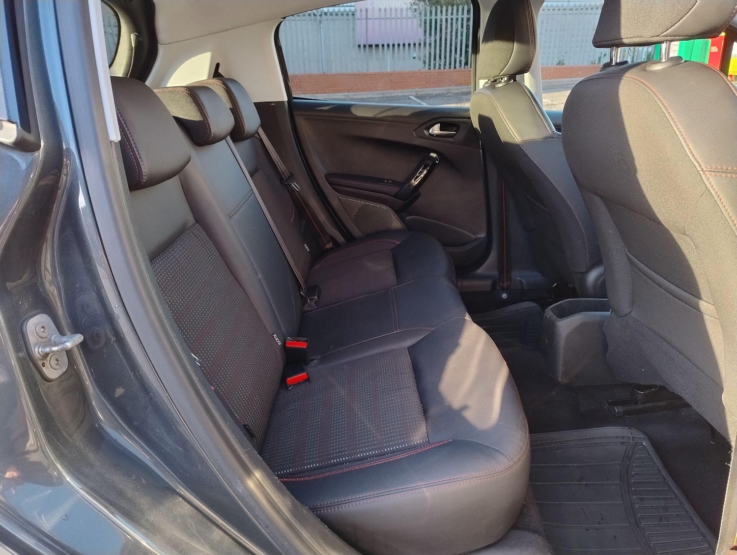 Used Peugeot 208 2015 for sale - 76823723: Photo 32