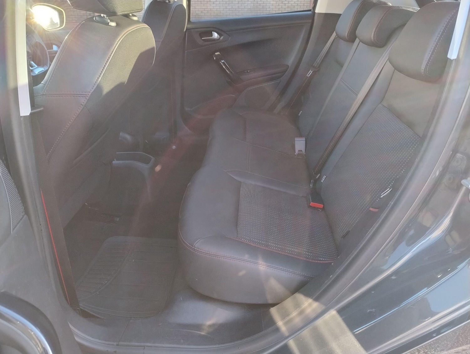 Used Peugeot 208 2015 for sale - 76823723: Photo 35