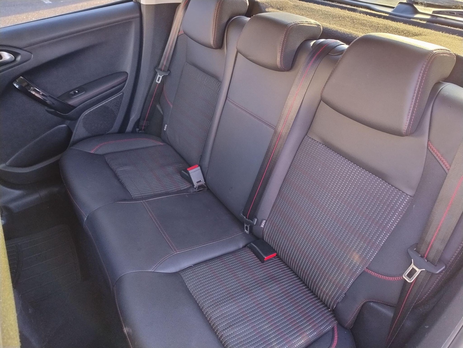 Used Peugeot 208 2015 for sale - 76823723: Photo 36