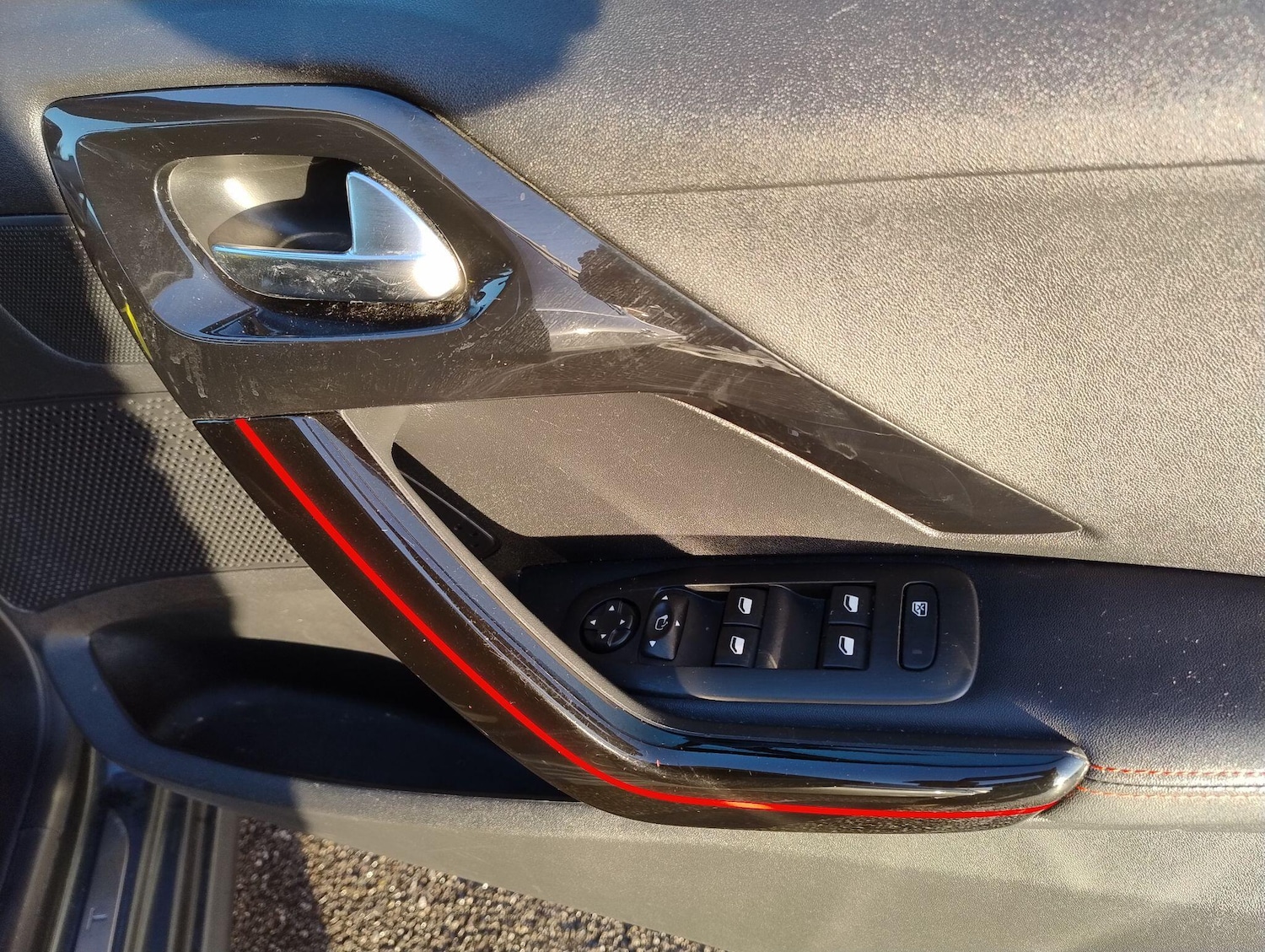 Used Peugeot 208 2015 for sale - 76823723: Photo 40