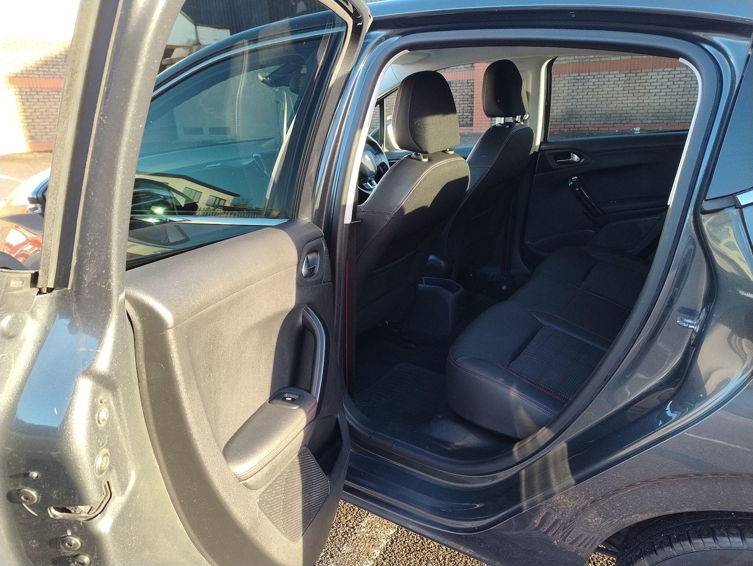 Used Peugeot 208 2015 for sale - 76823723: Photo 60