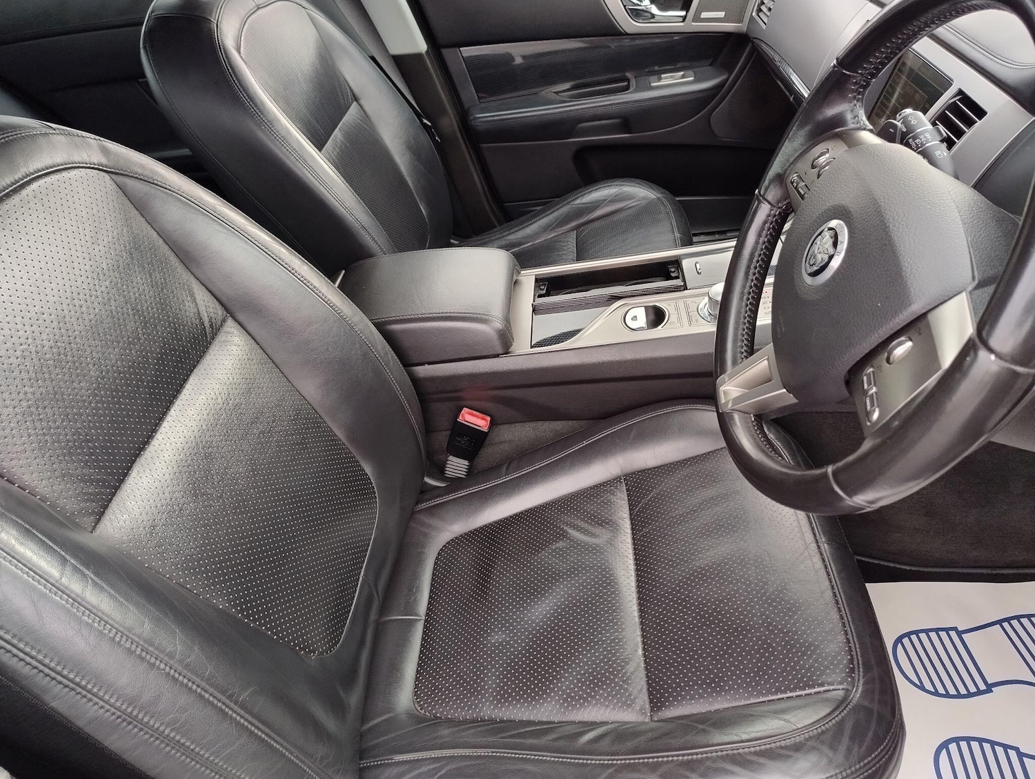 Used Jaguar XF 2010 for sale - 76849714: Photo 27