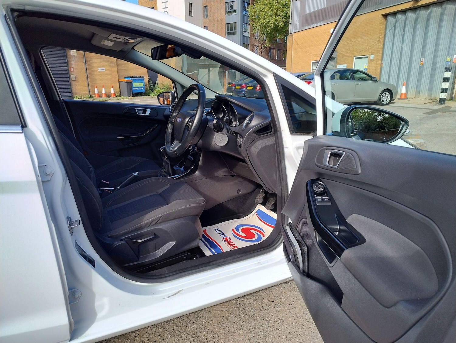 Used Ford Fiesta 2015 for sale - 76484745: Photo 48