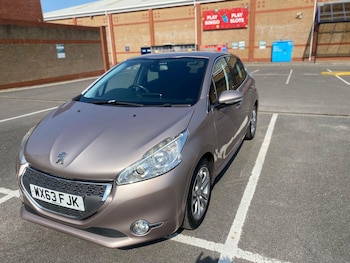 Used Peugeot 208 2013 for sale - 75601116: Photo