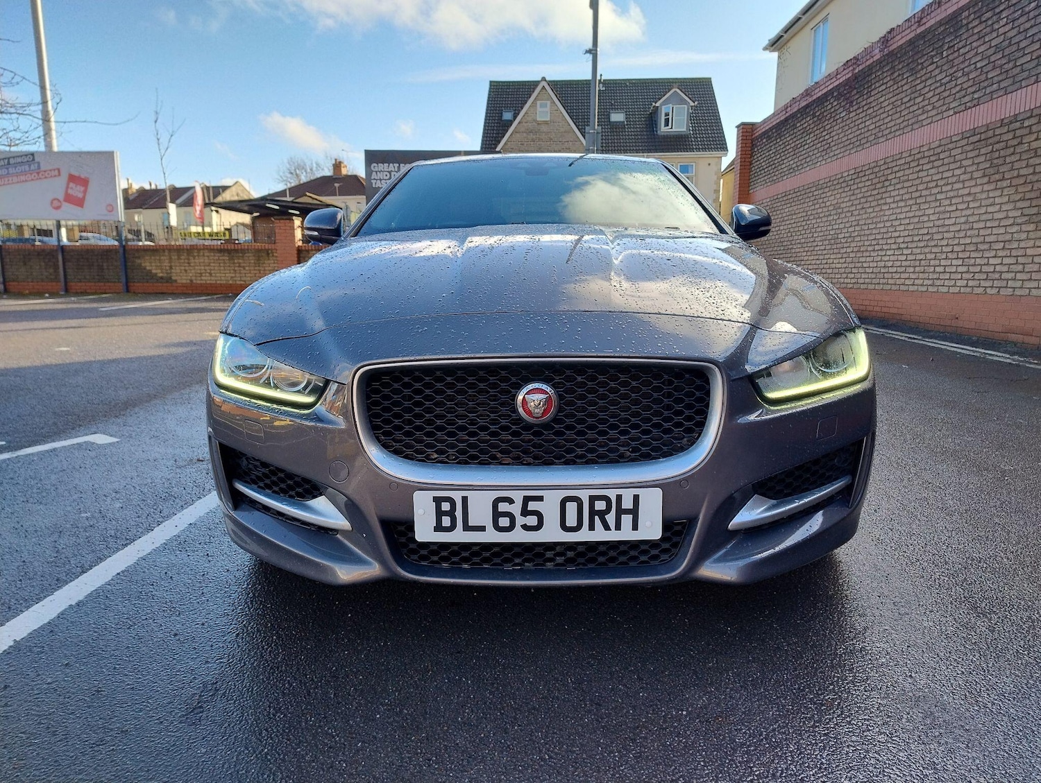 Used Jaguar XE 2016 for sale - 77230212: Photo 2
