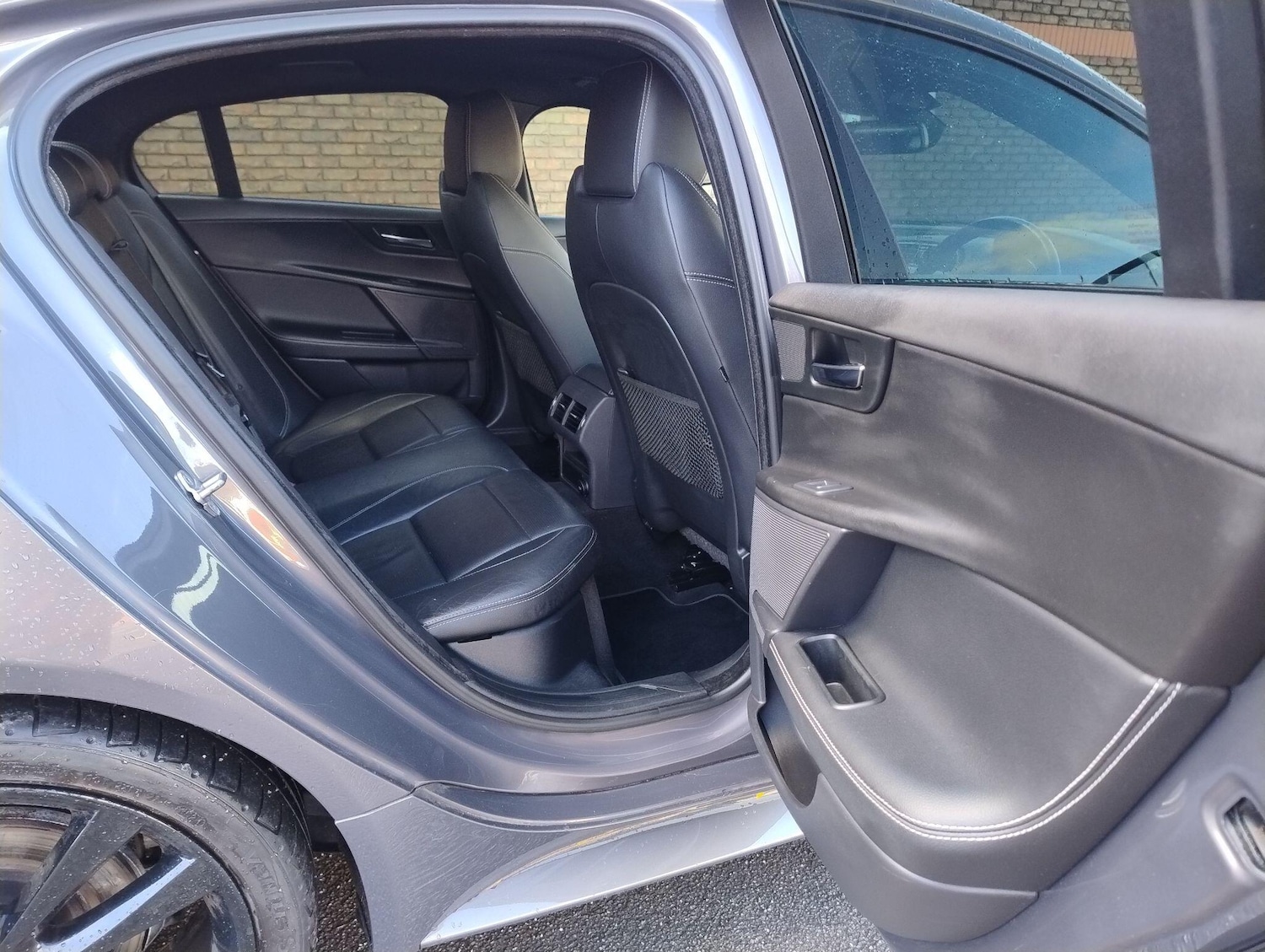 Used Jaguar XE 2016 for sale - 77230212: Photo 24