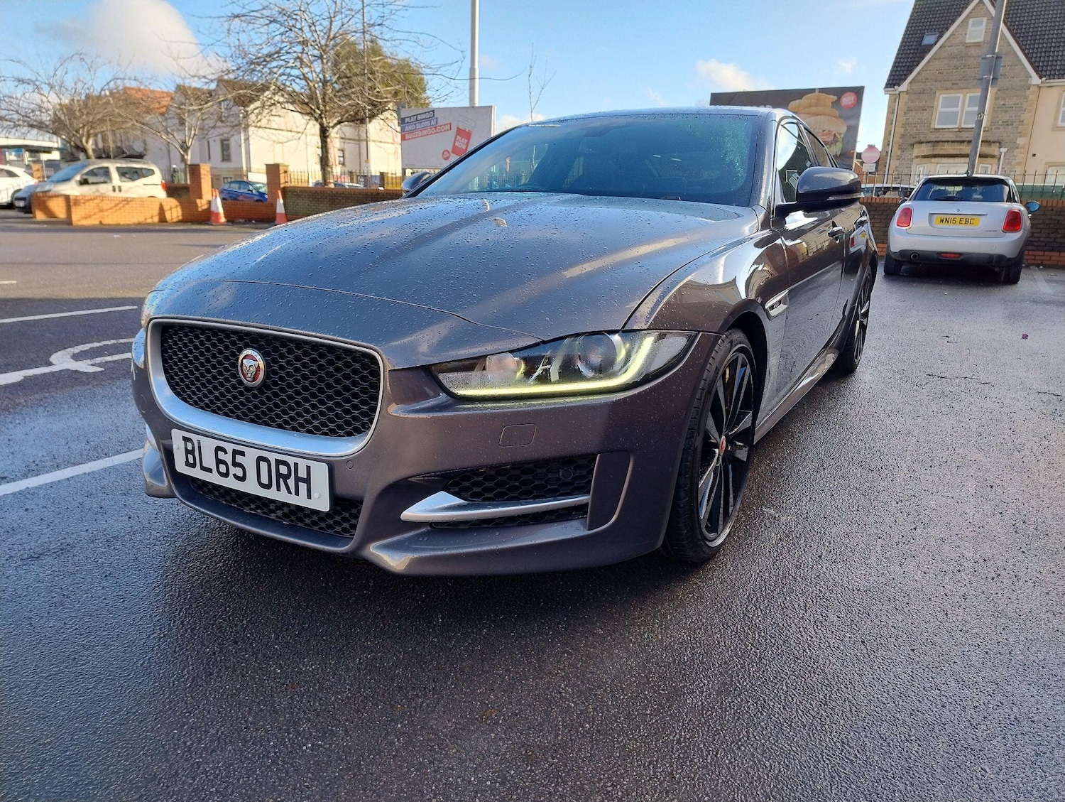 Used Jaguar XE 2016 for sale - 77230212: Photo 3