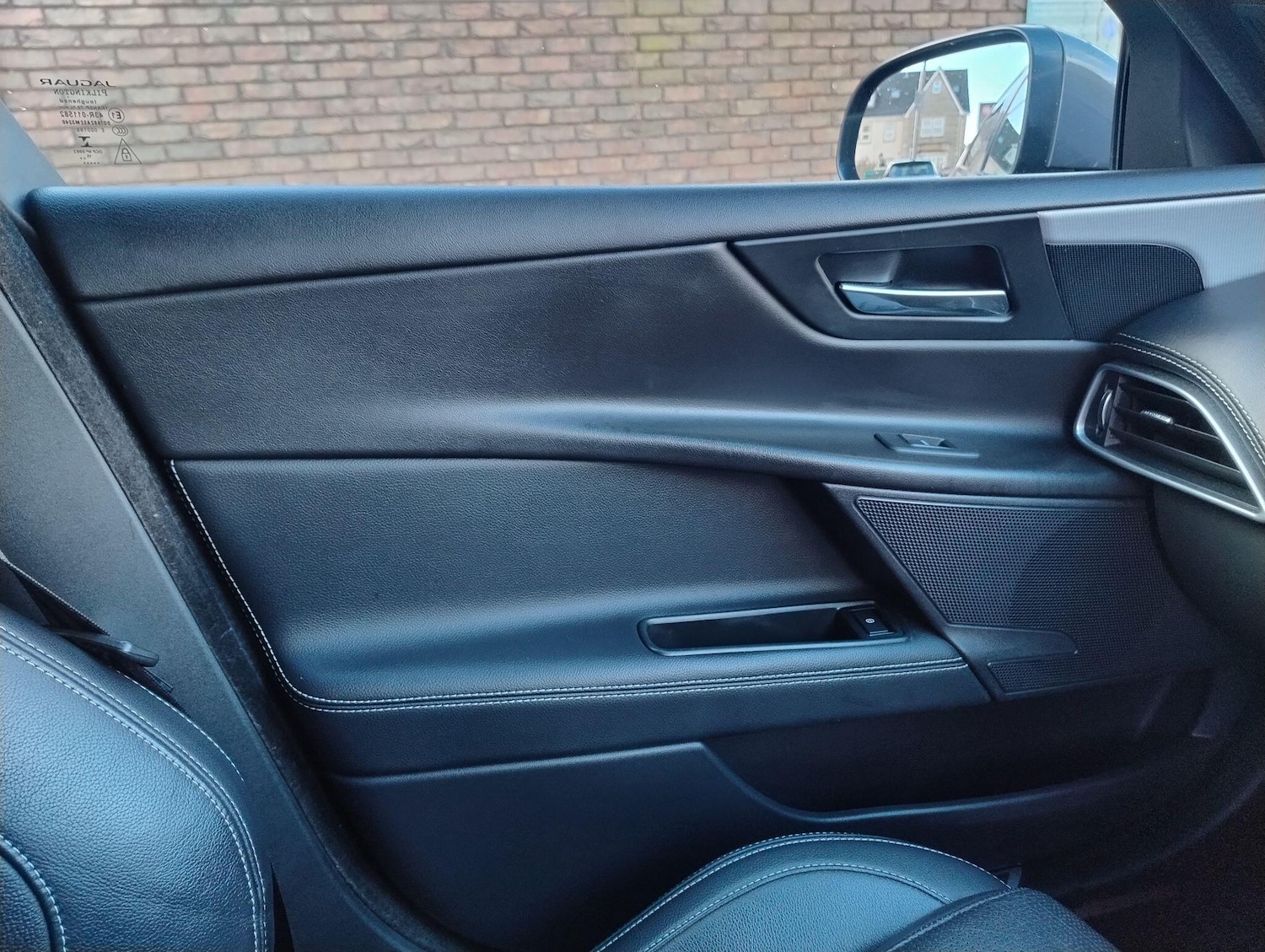 Used Jaguar XE 2016 for sale - 77230212: Photo 36