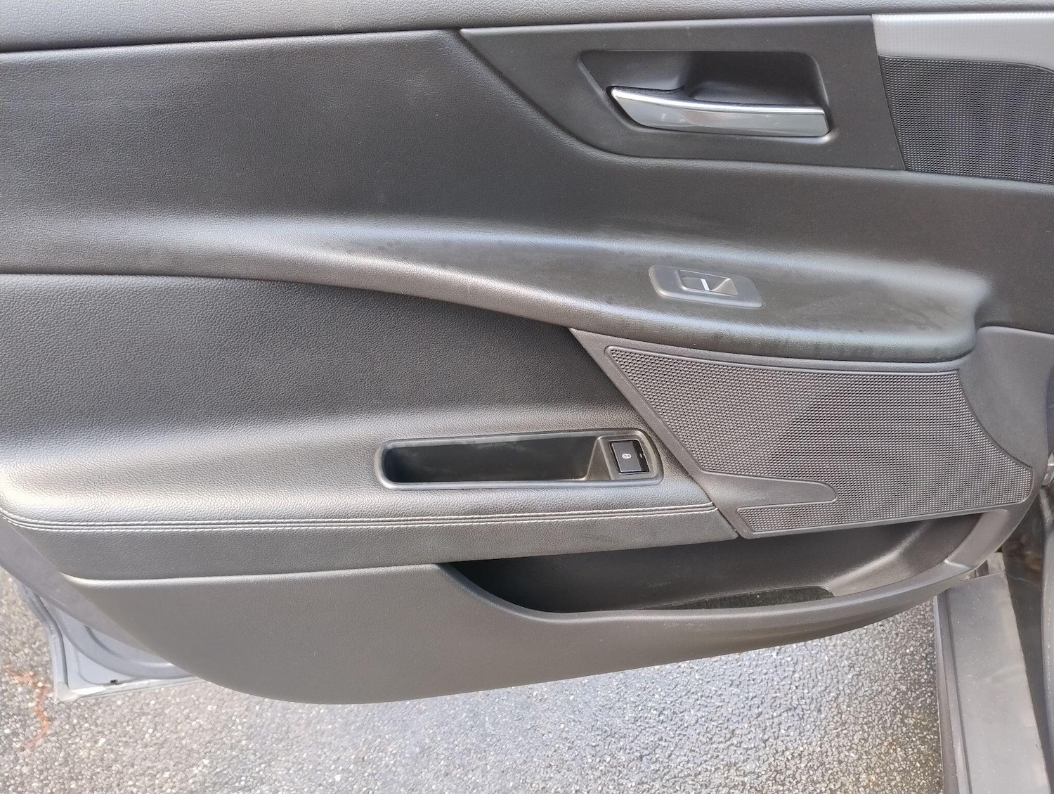 Used Jaguar XE 2016 for sale - 77230212: Photo 37