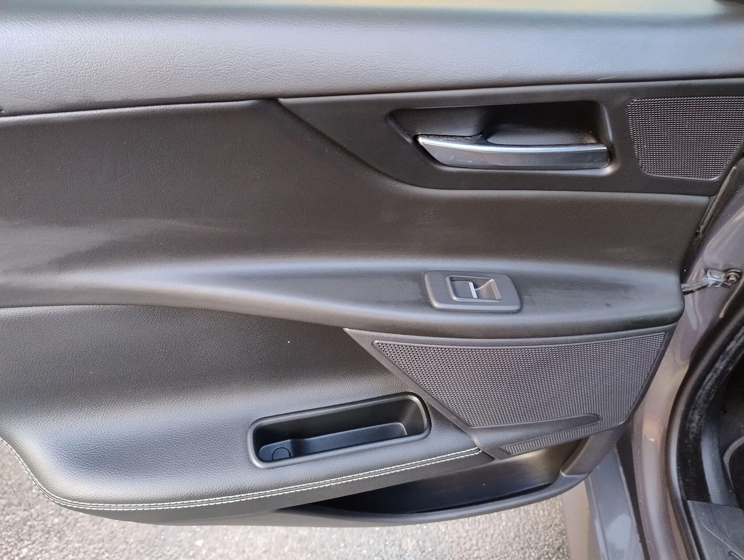 Used Jaguar XE 2016 for sale - 77230212: Photo 40