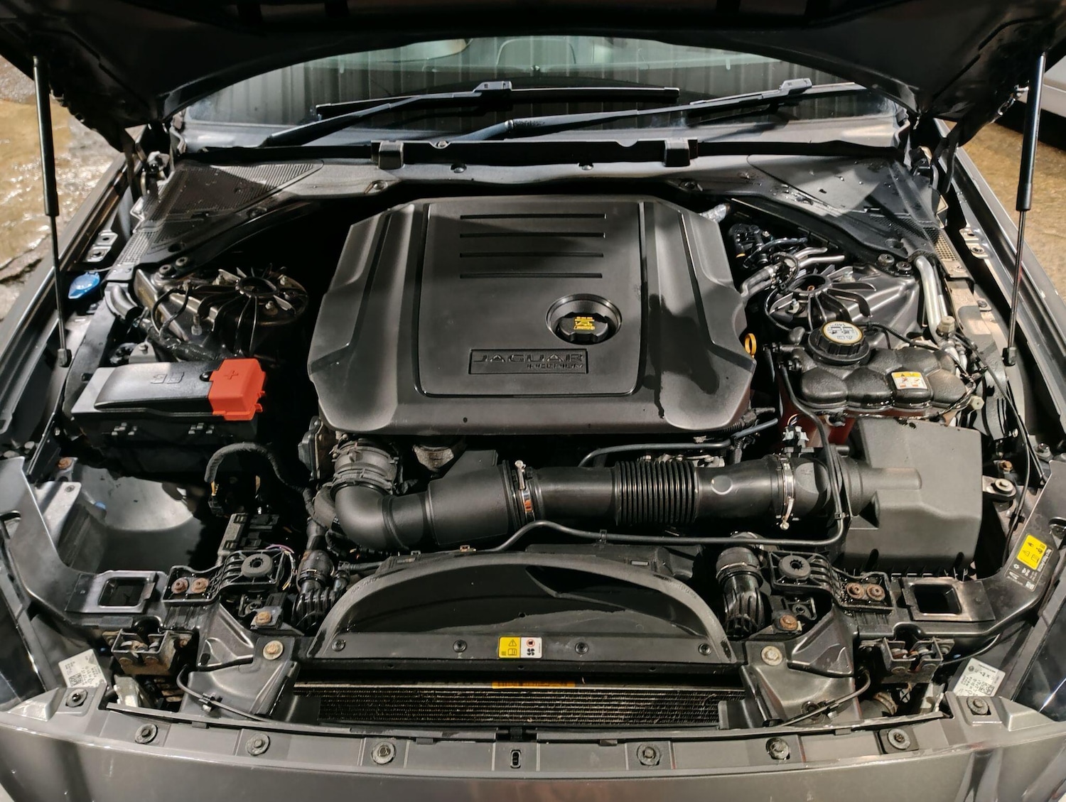 Used Jaguar XE 2016 for sale - 77230212: Photo 41