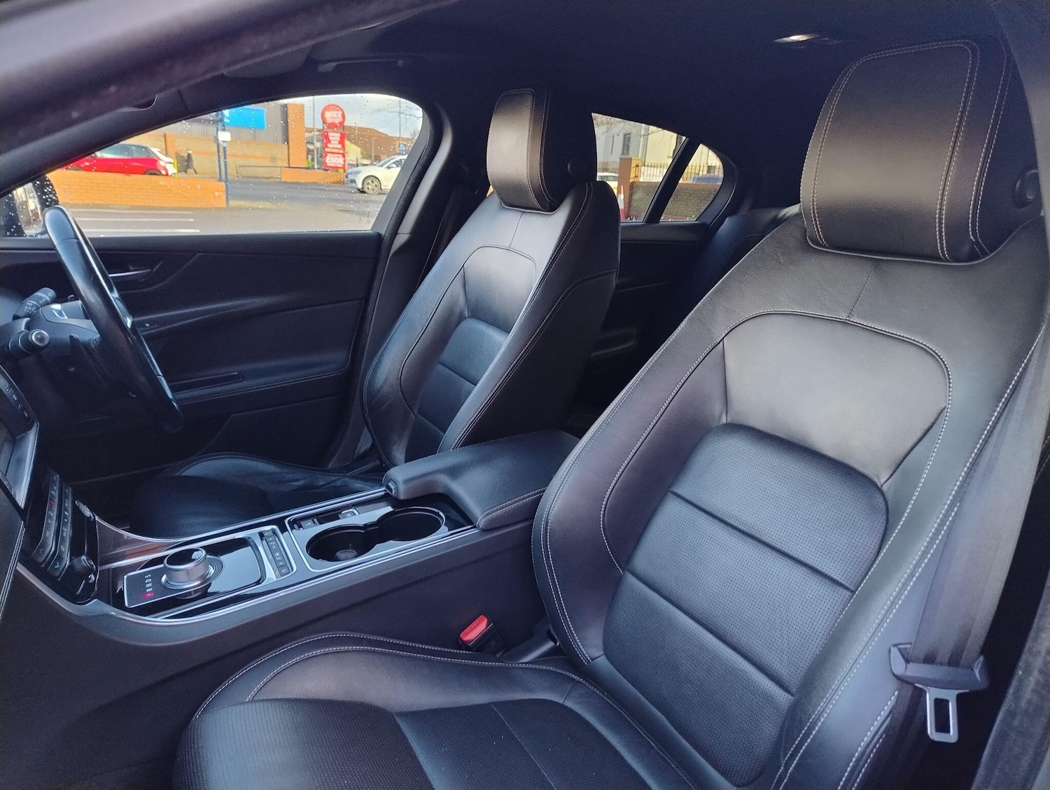 Used Jaguar XE 2016 for sale - 77230212: Photo 57