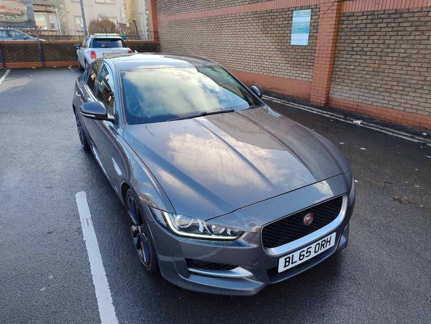 Used Jaguar XE 2016 for sale - 77230212: Photo 6