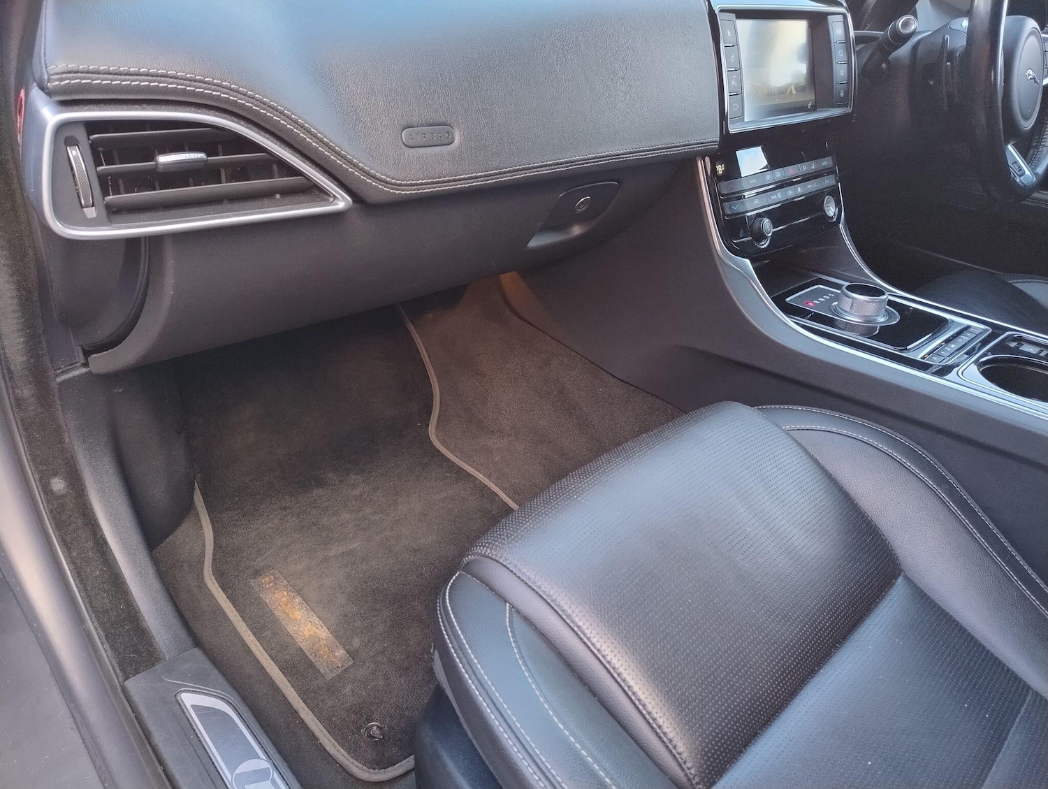 Used Jaguar XE 2016 for sale - 77230212: Photo 66