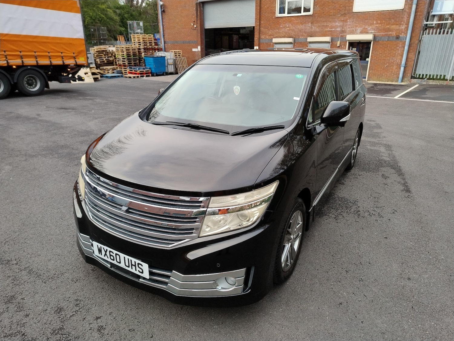 Used Nissan Elgrand 2026 for sale - 78058748: Photo 3