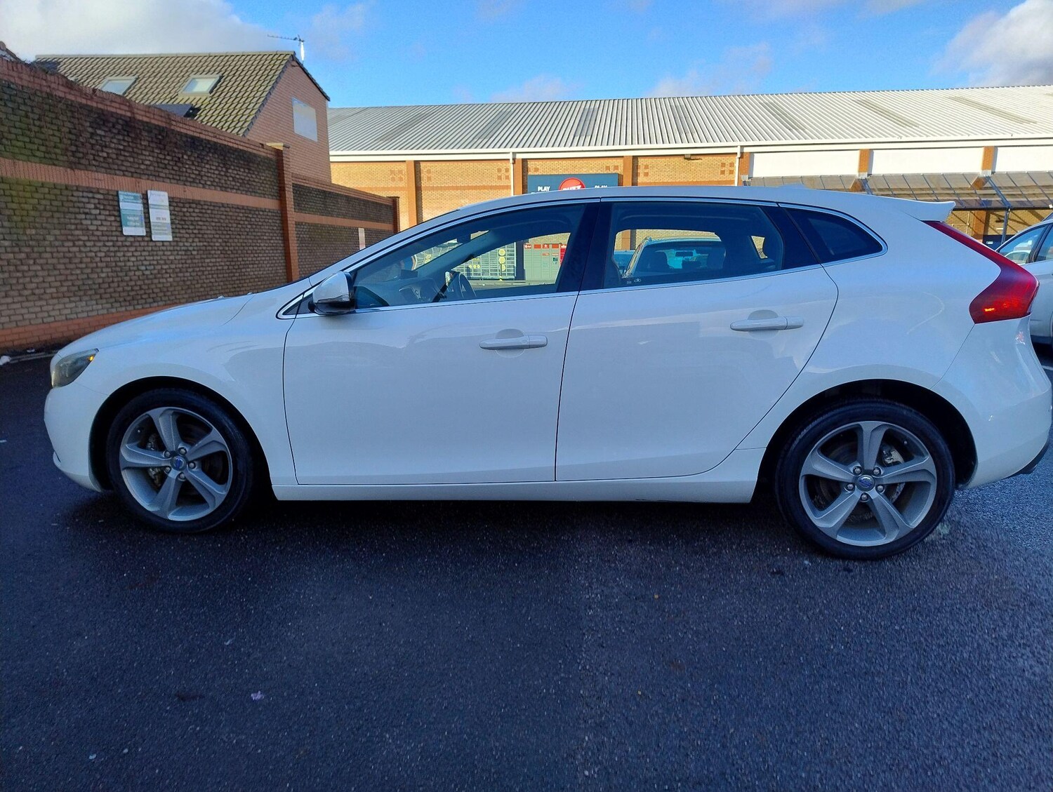 Used Volvo V40 for sale - 77400445: Photo 10