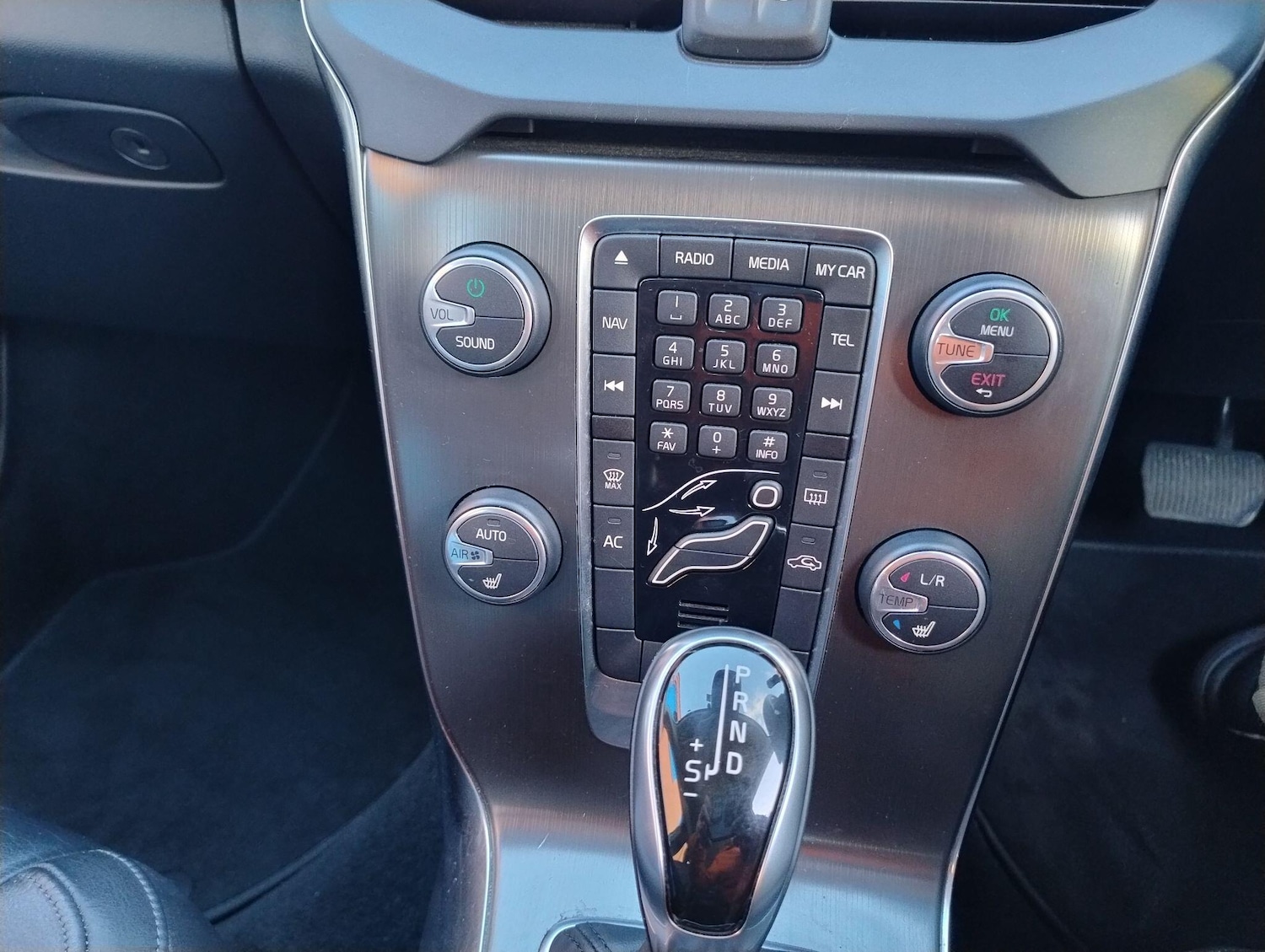 Used Volvo V40 for sale - 77400445: Photo 42