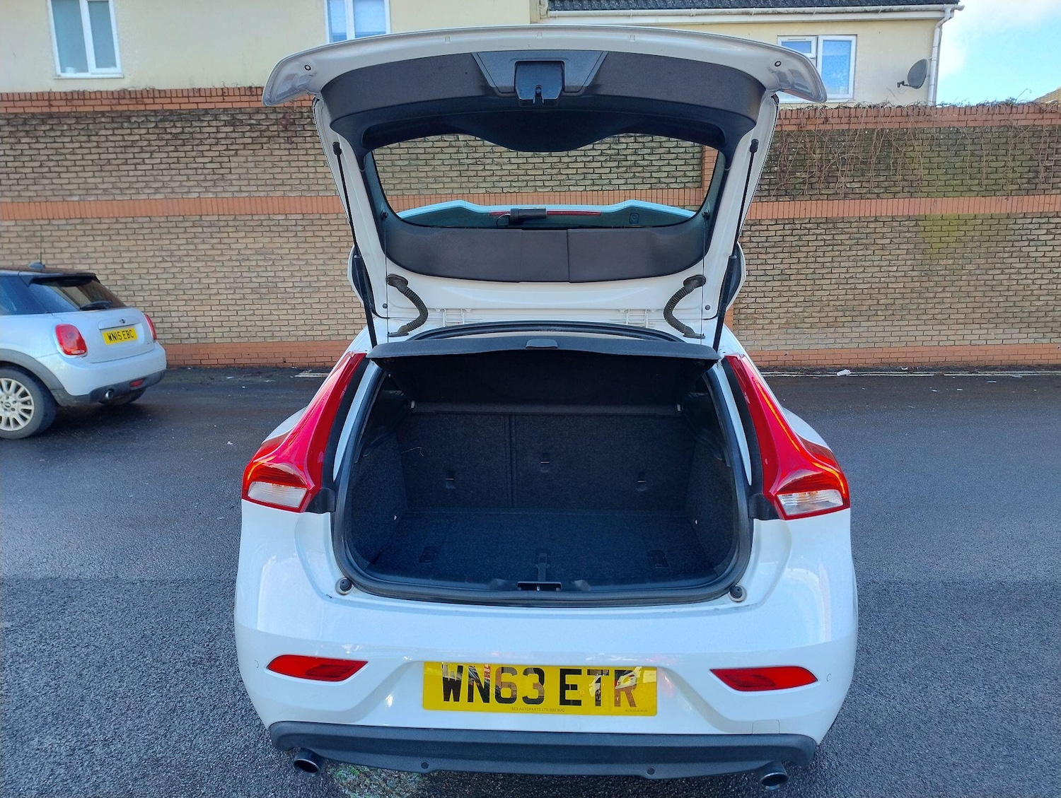 Used Volvo V40 for sale - 77400445: Photo 62