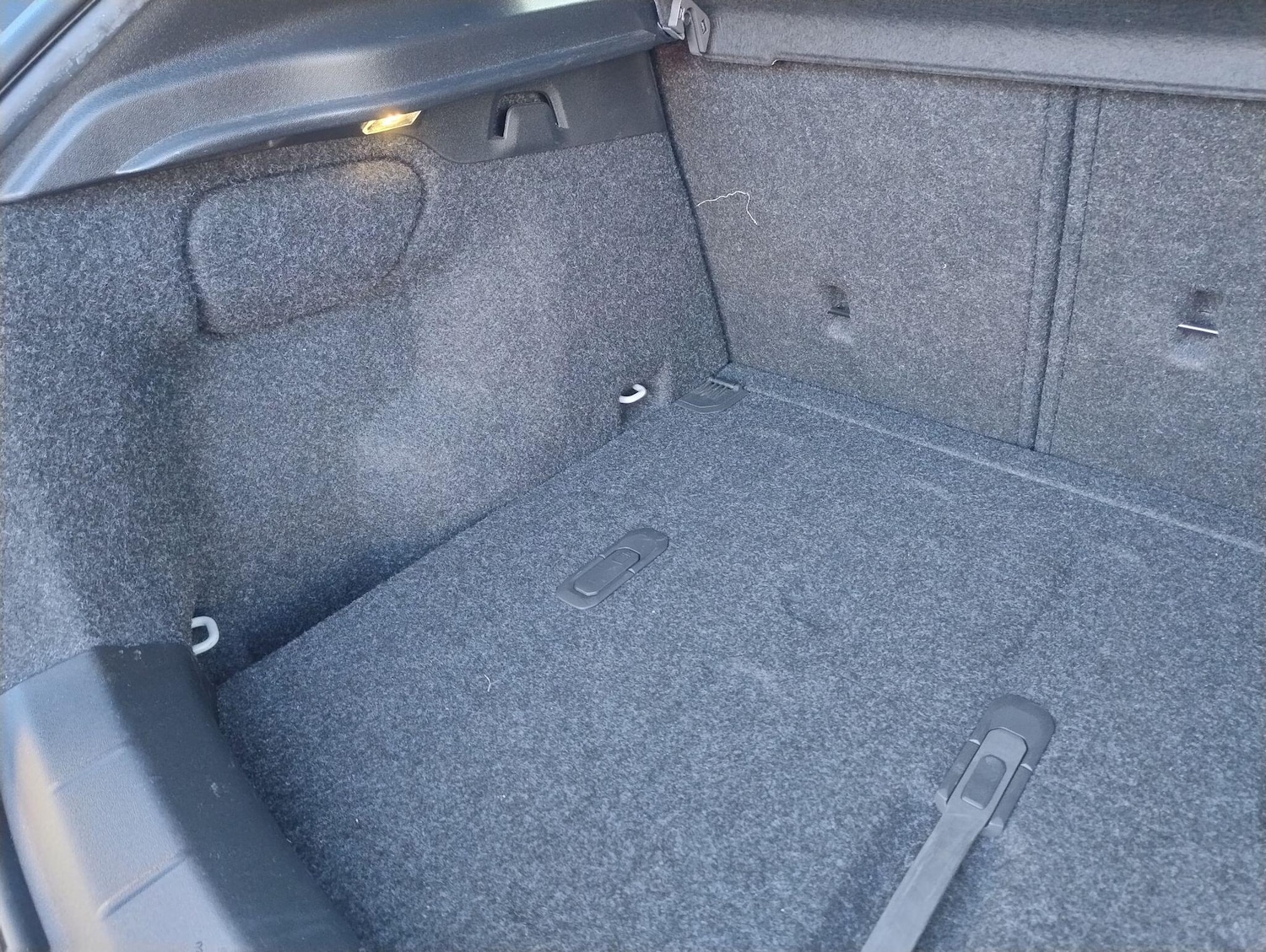 Used Volvo V40 for sale - 77400445: Photo 64