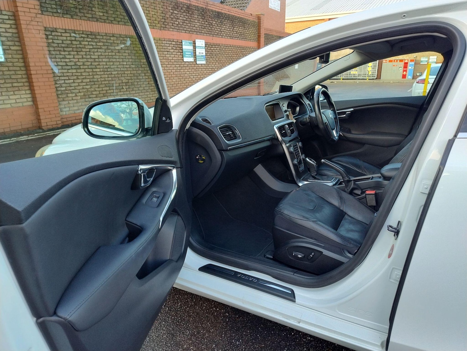 Used Volvo V40 for sale - 77400445: Photo 68