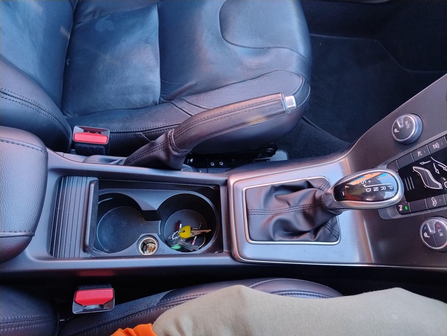 Used Volvo V40 for sale - 77400445: Photo 77