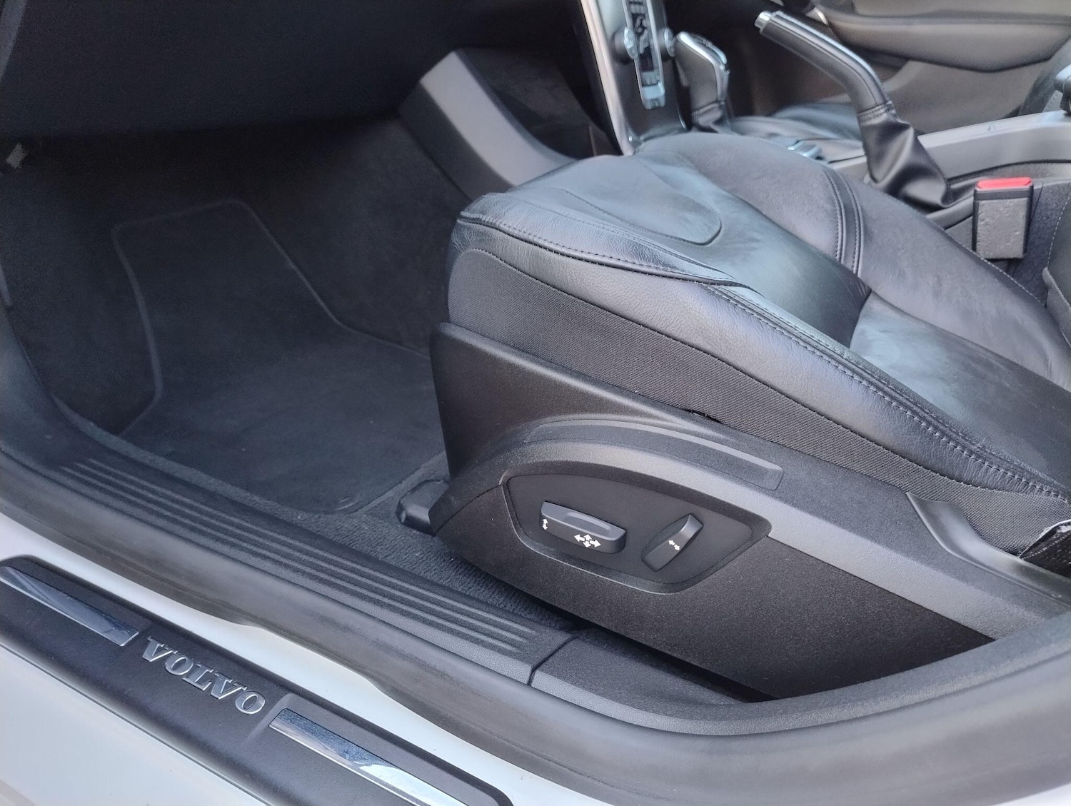 Used Volvo V40 for sale - 77400445: Photo 84