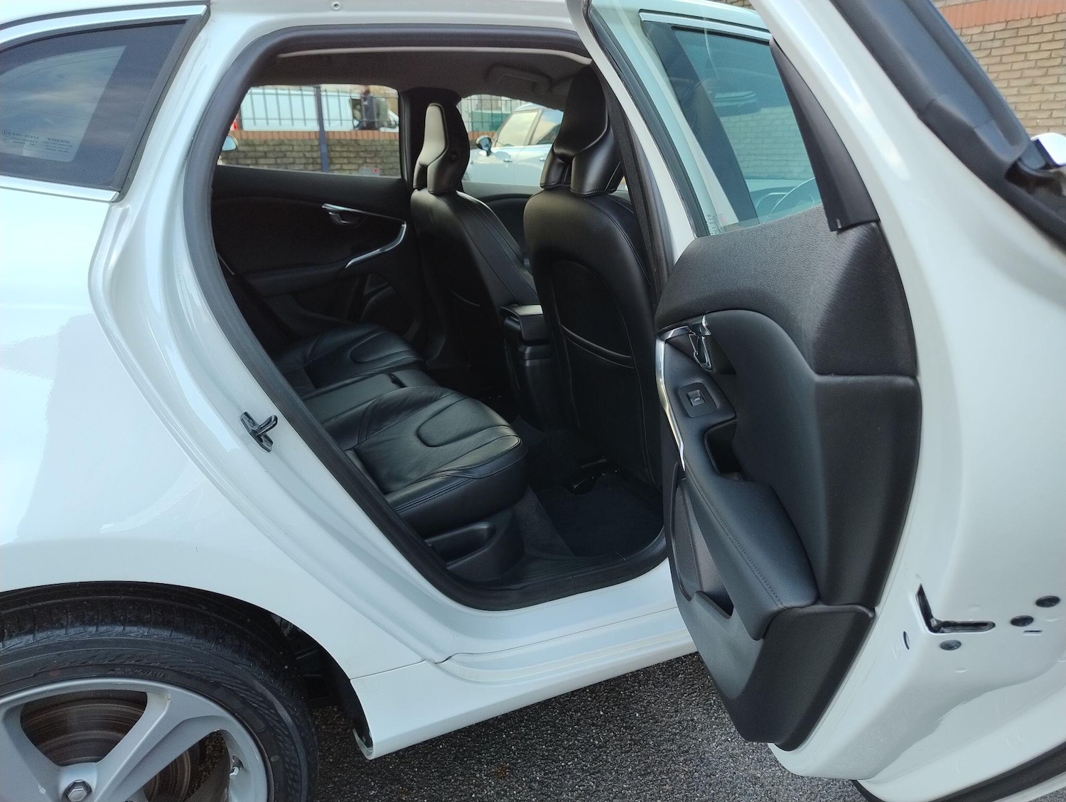 Used Volvo V40 for sale - 77279330: Photo 30