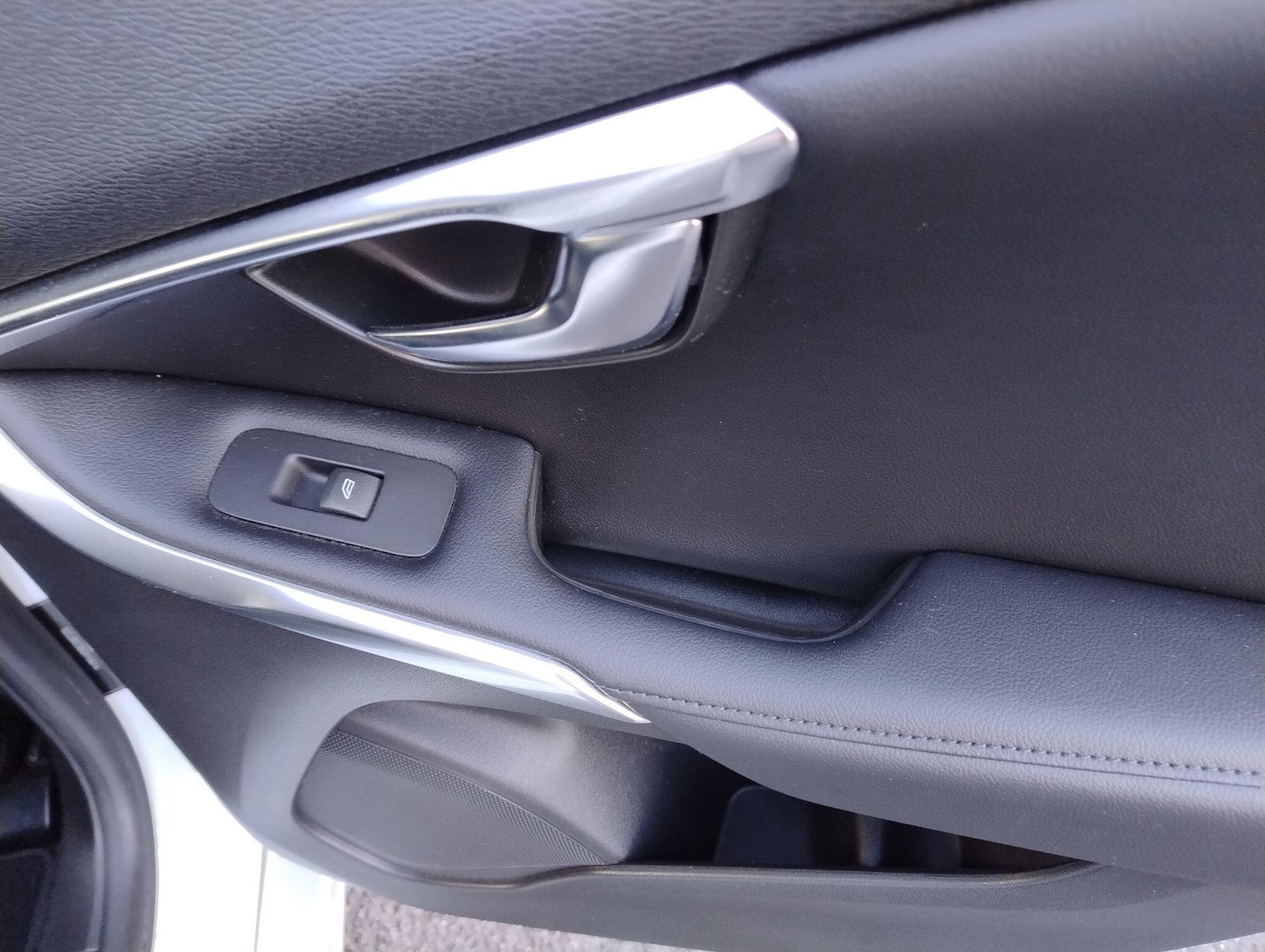 Used Volvo V40 for sale - 77279330: Photo 48