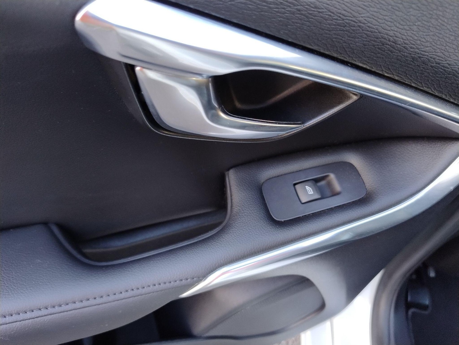 Used Volvo V40 for sale - 77279330: Photo 49