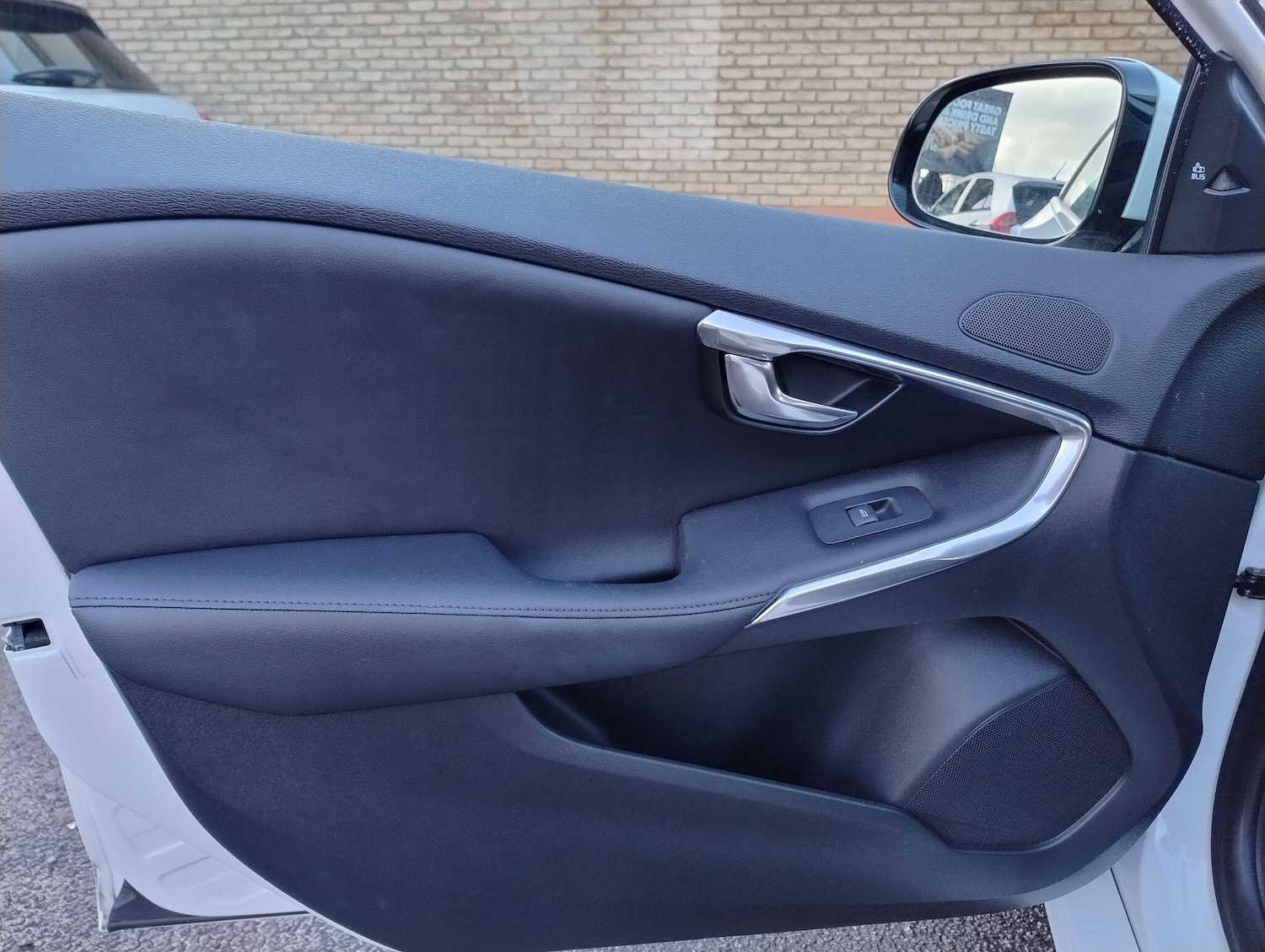 Used Volvo V40 for sale - 77279330: Photo 51