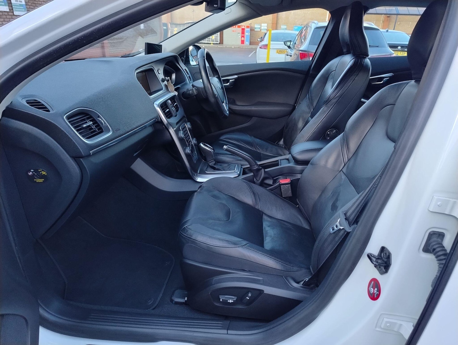 Used Volvo V40 for sale - 77279330: Photo 69