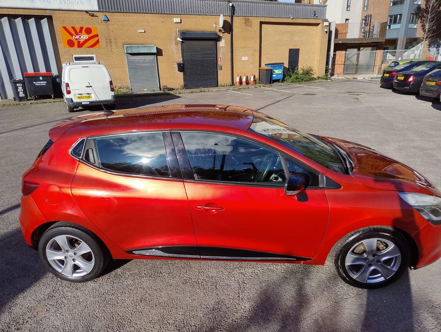 Used Renault Clio 2013 for sale - 76099189: Photo 16