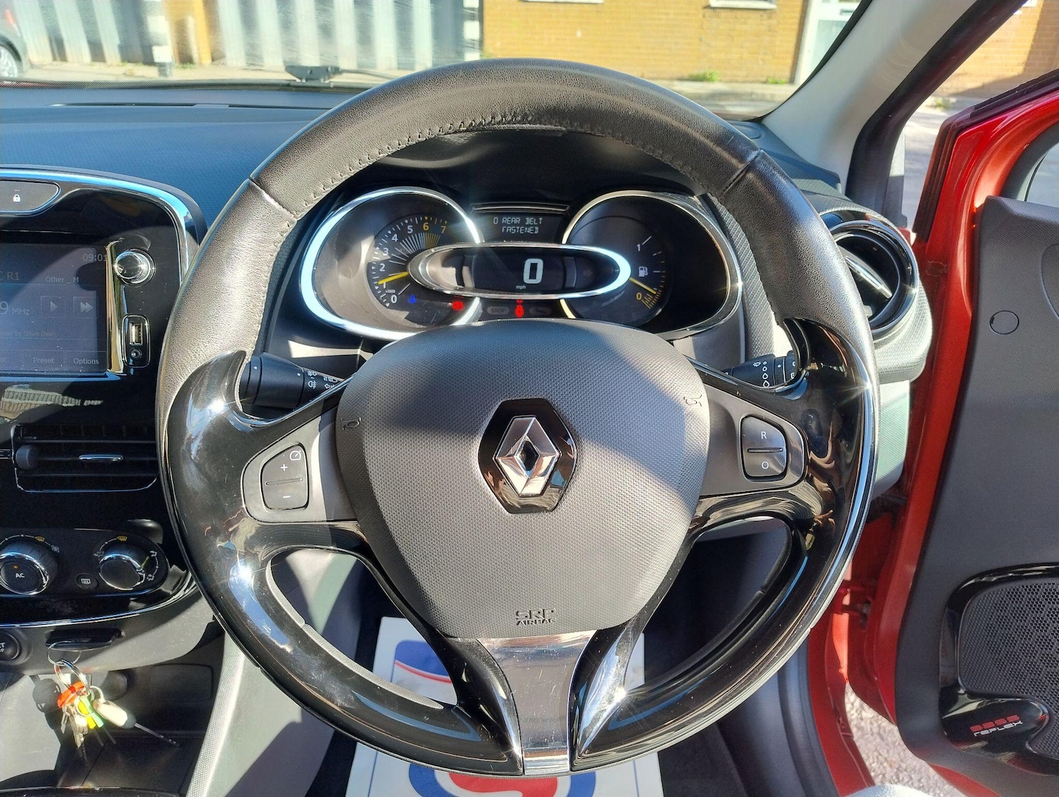 Used Renault Clio 2013 for sale - 76099189: Photo 33