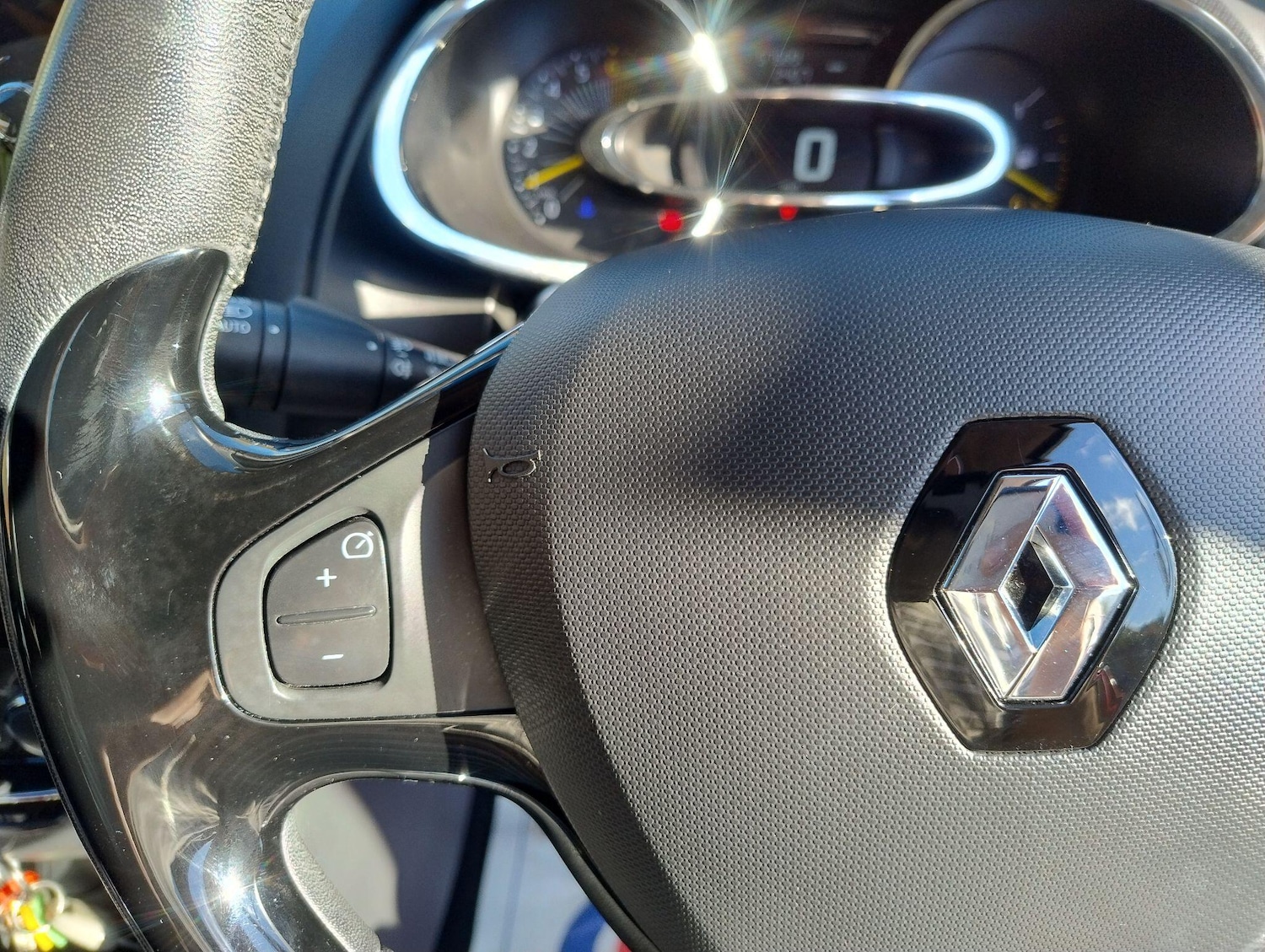 Used Renault Clio 2013 for sale - 76099189: Photo 37