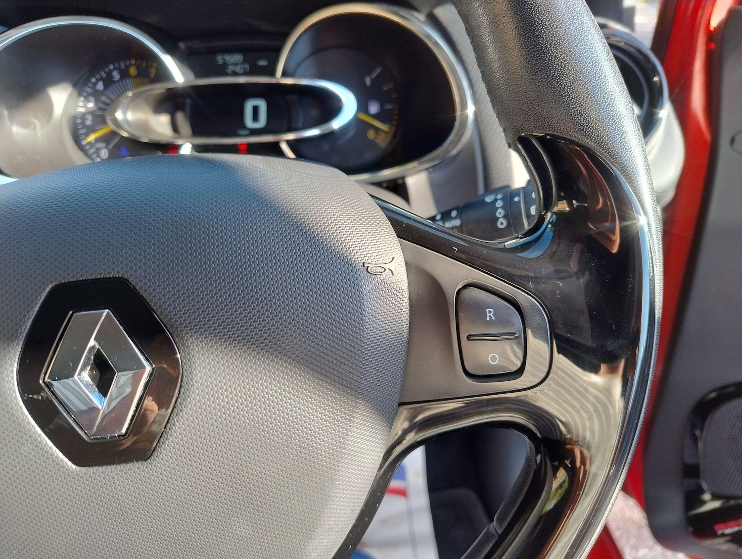 Used Renault Clio 2013 for sale - 76099189: Photo 38