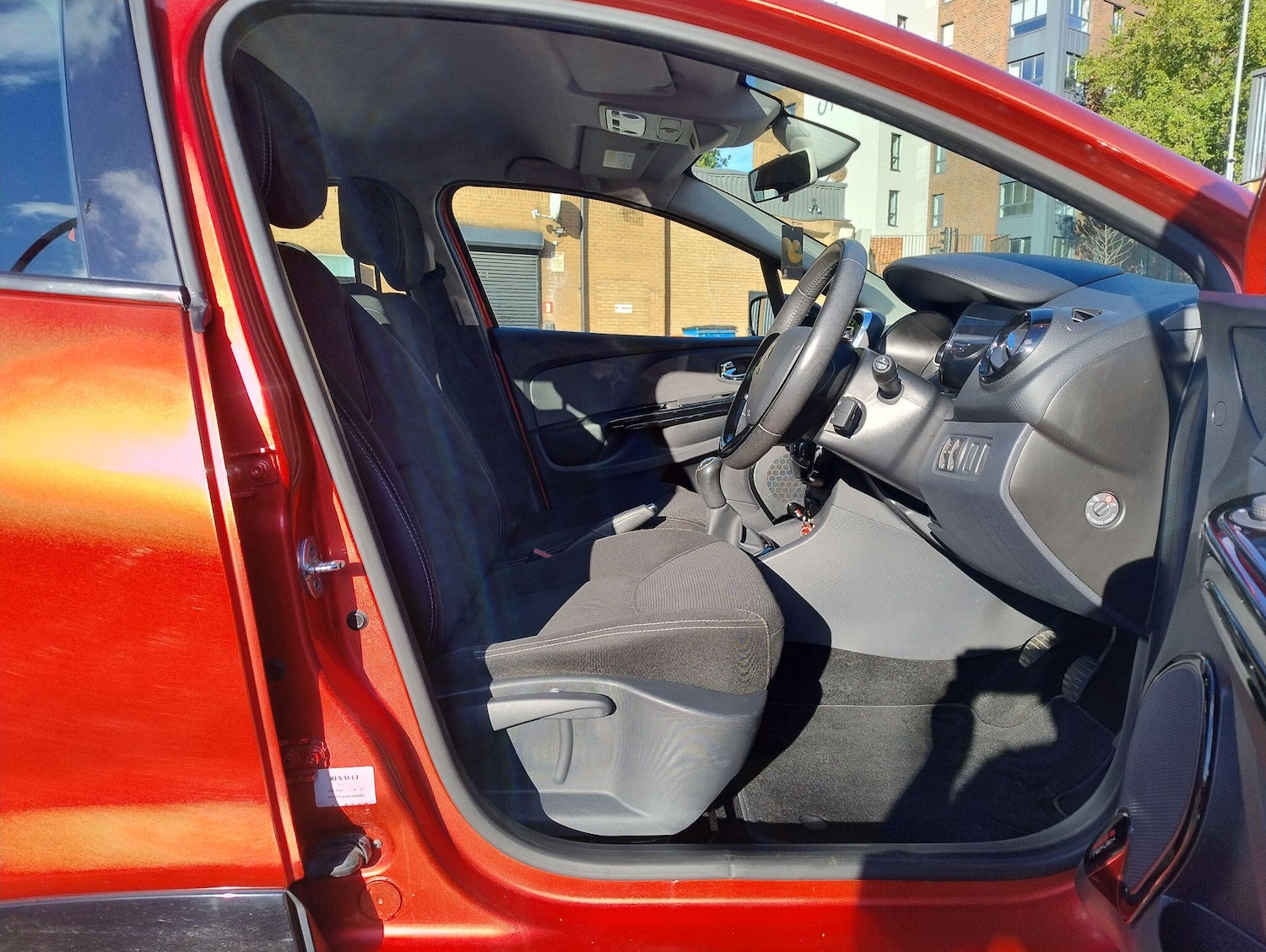 Used Renault Clio 2013 for sale - 76099189: Photo 51