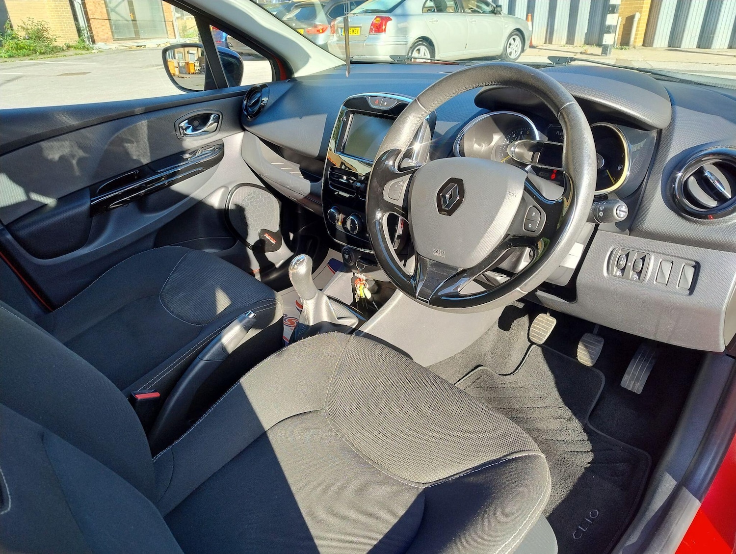 Used Renault Clio 2013 for sale - 76099189: Photo 53