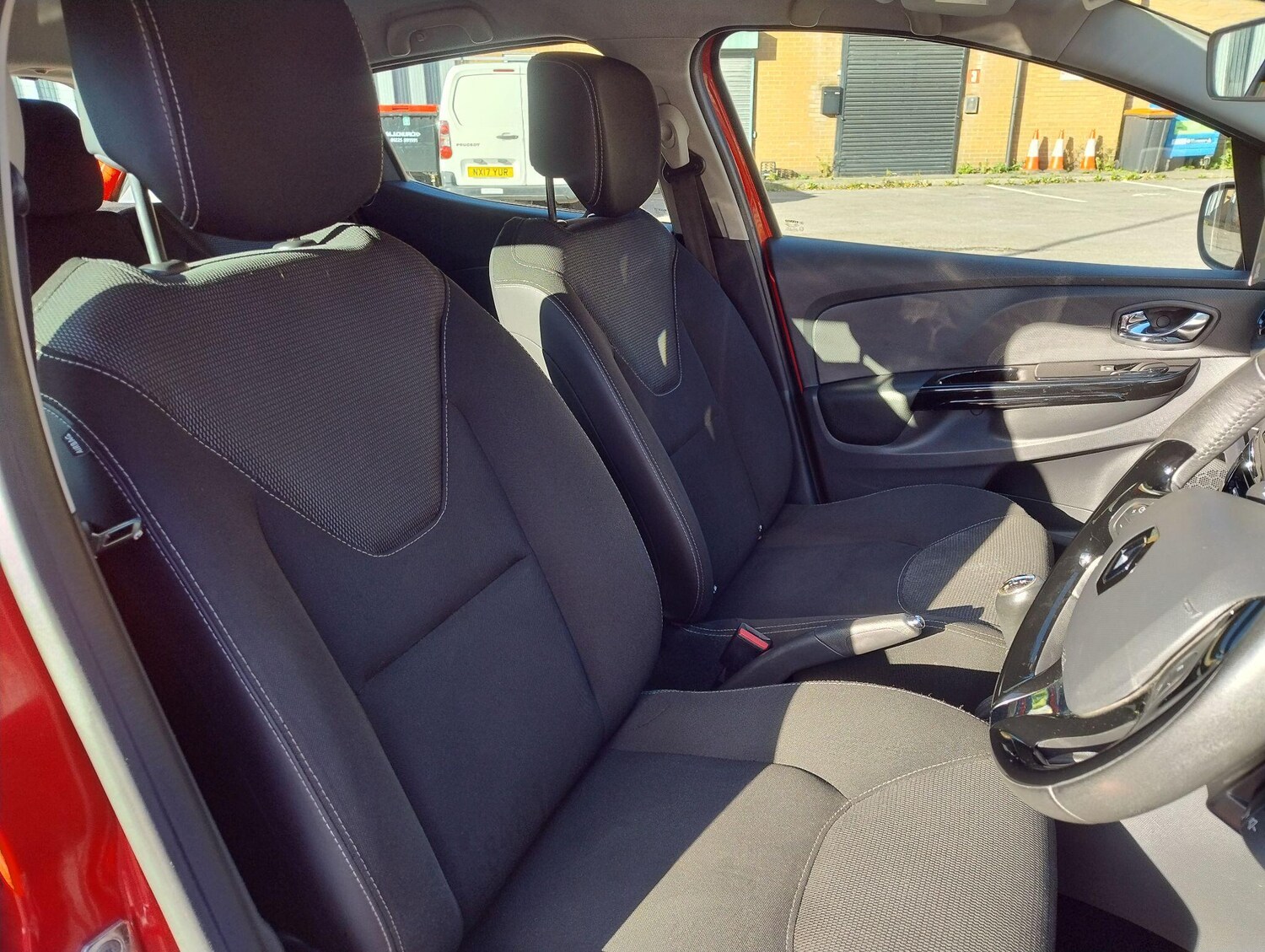 Used Renault Clio 2013 for sale - 76099189: Photo 55